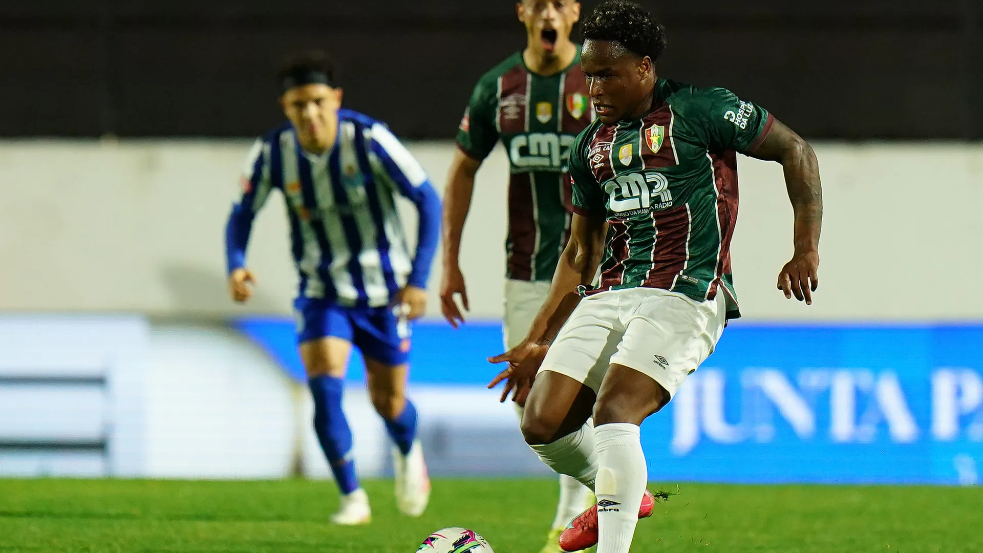 
                    Estrela da Amadora realiza treino aberto com reforço Jansson
                