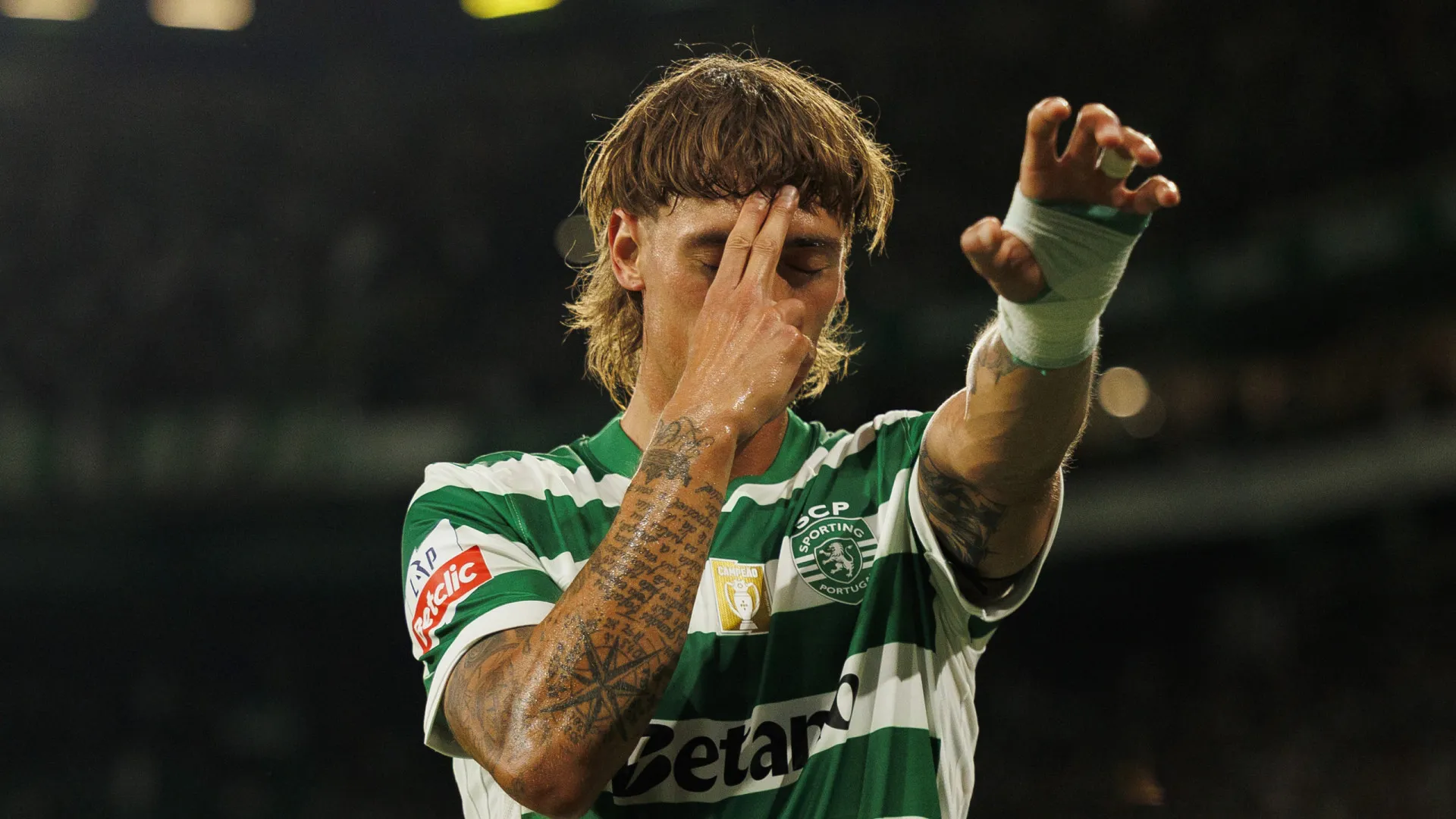 
                    Rui Borges arregaça Mangas para contrariar calvário no Sporting
                