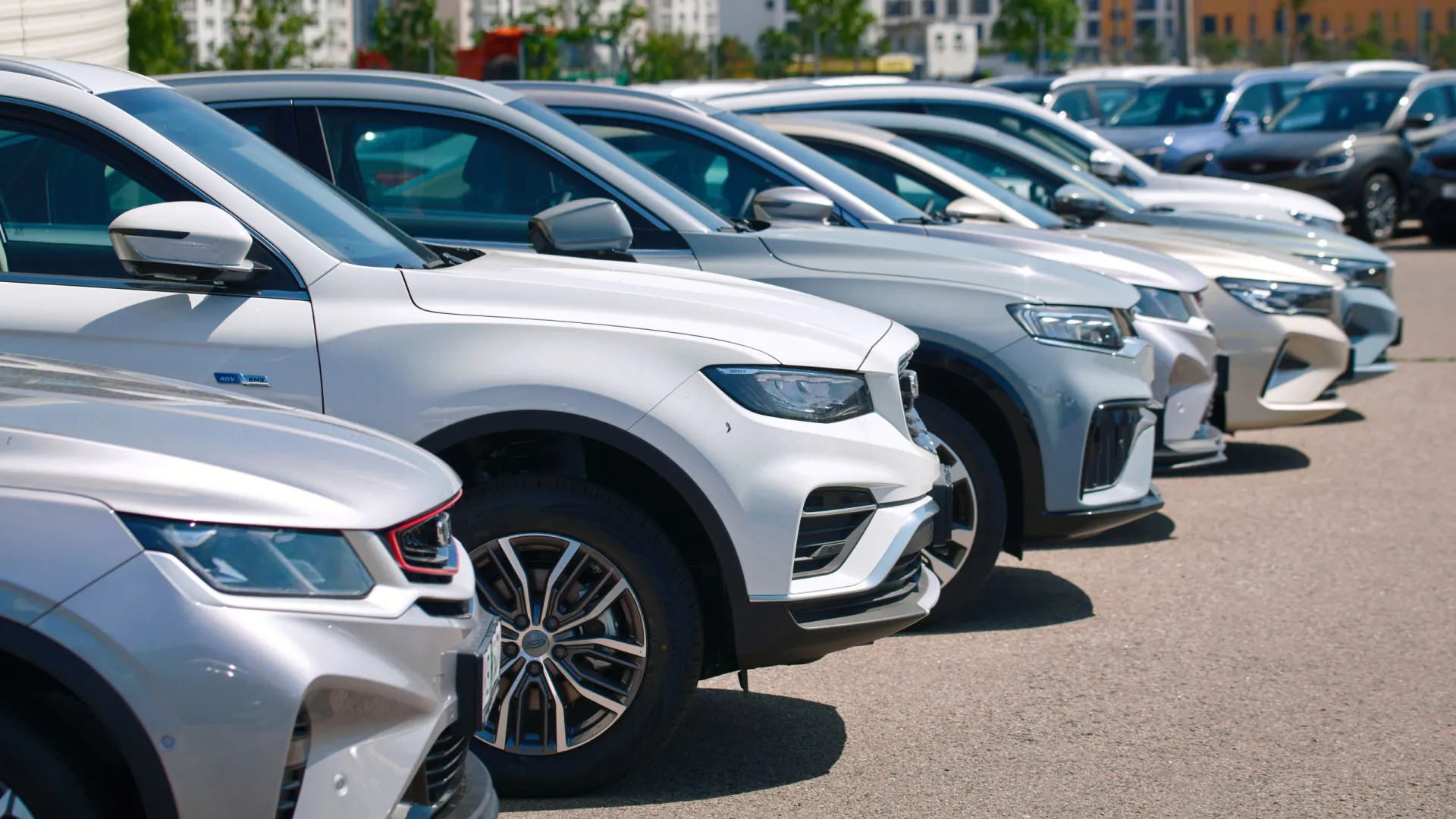 
                    Carros chineses conquistam Europa apesar de tarifas sobre elétricos
                