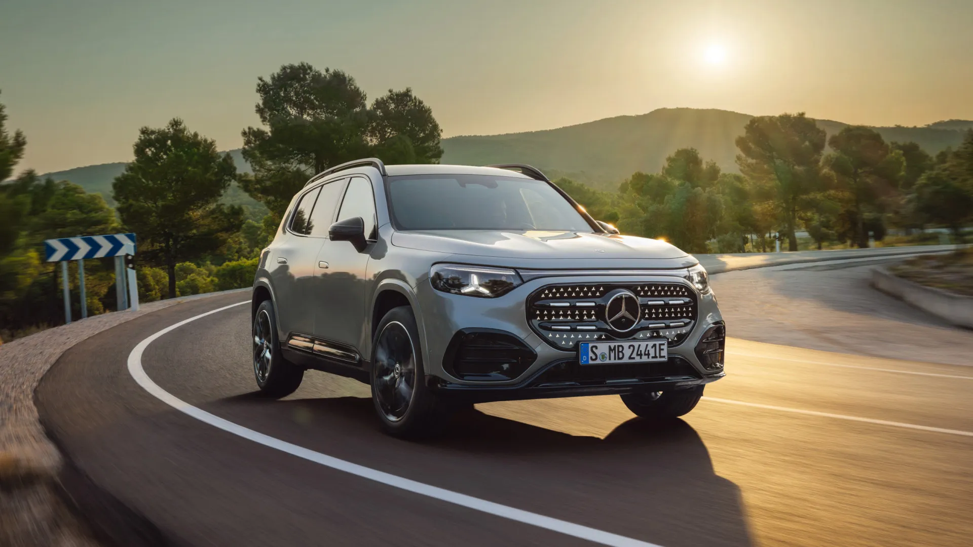 
                    Novo Mercedes-Benz GLB disponível em Portugal. Este são os preços
                