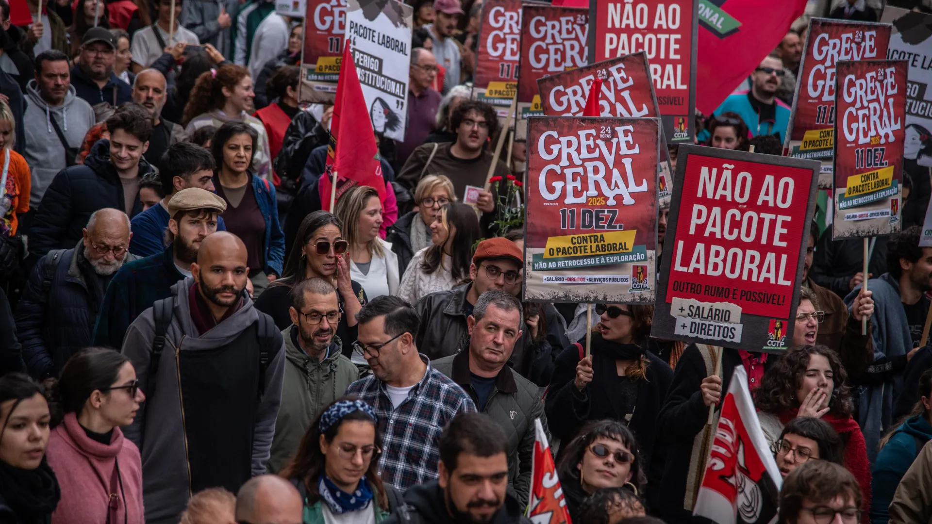 
                    Da guerra de números à tensão na AR: Como a greve (quase) parou o país
                