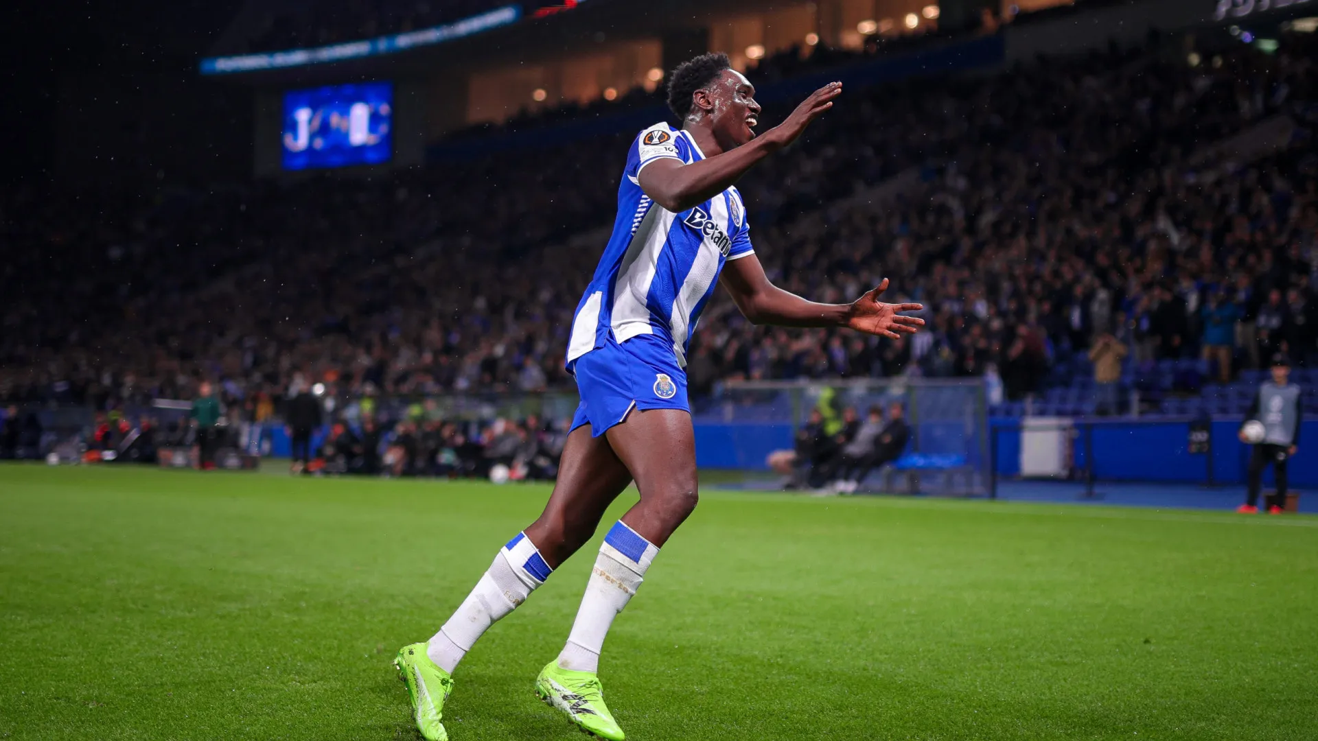 
                    Samu chega aos 40 golos pelo FC Porto: 