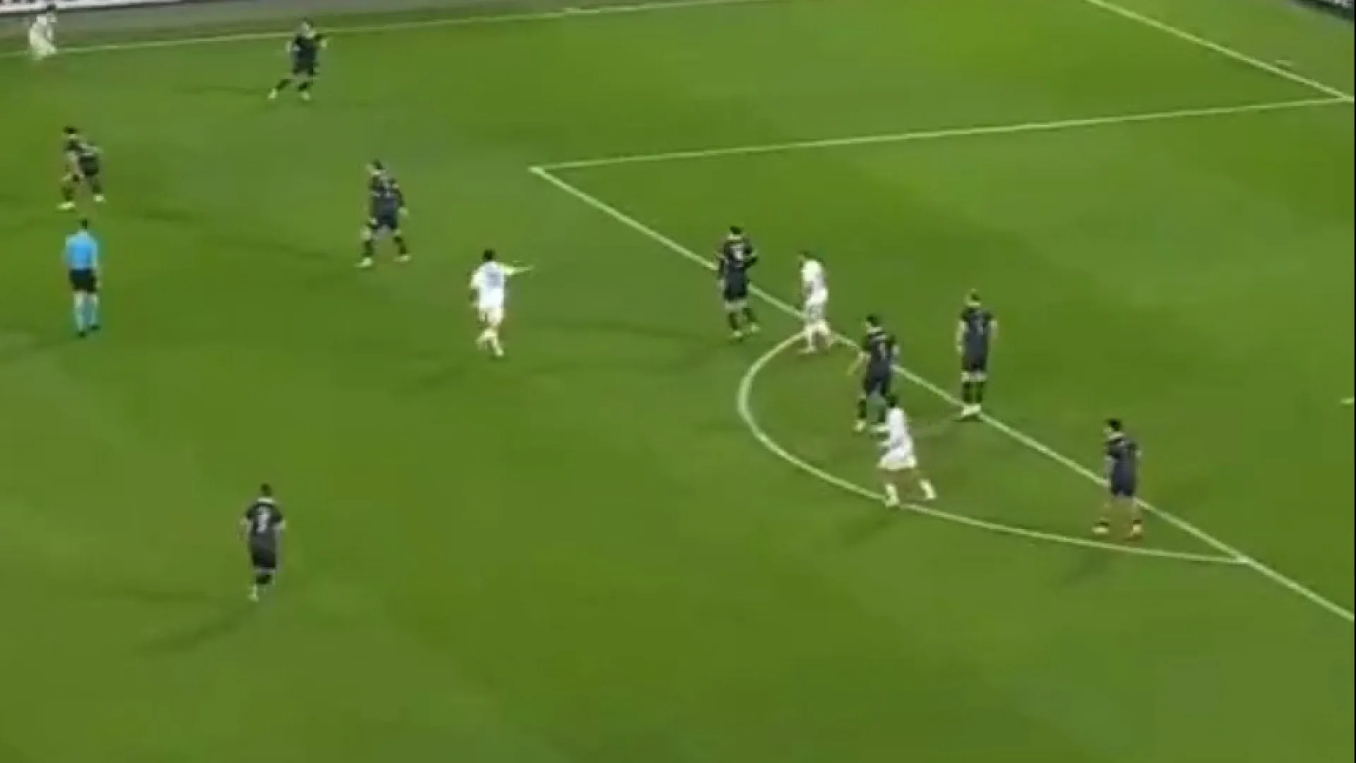 
                    Afonso Moreira é 'abono' para Paulo Fonseca. Ex-Sporting marca pelo Lyon
                