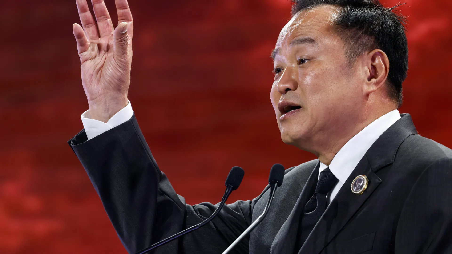 
                    Conflitos. Banguecoque diz que 