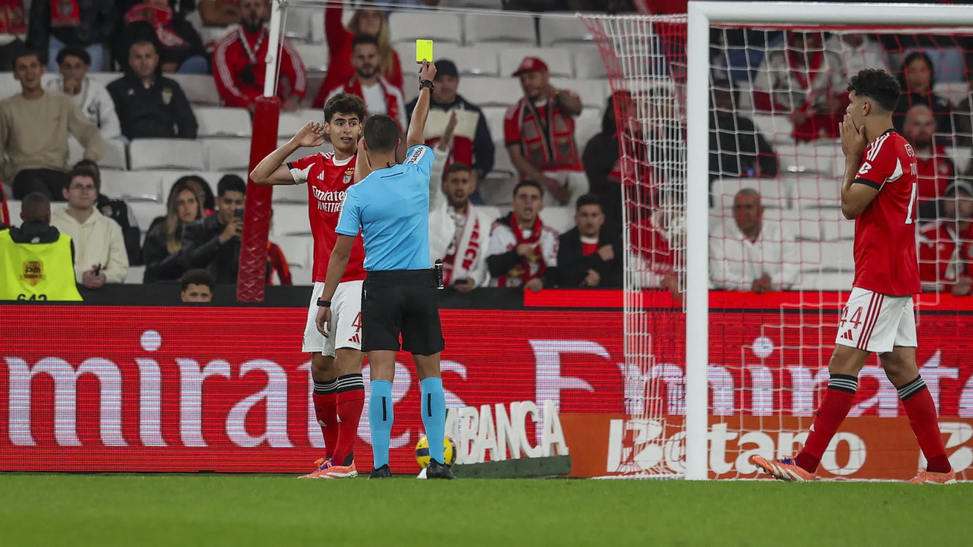 
                    António Silva arrasou arbitragem do Benfica-Casa Pia e recebeu esta multa
                