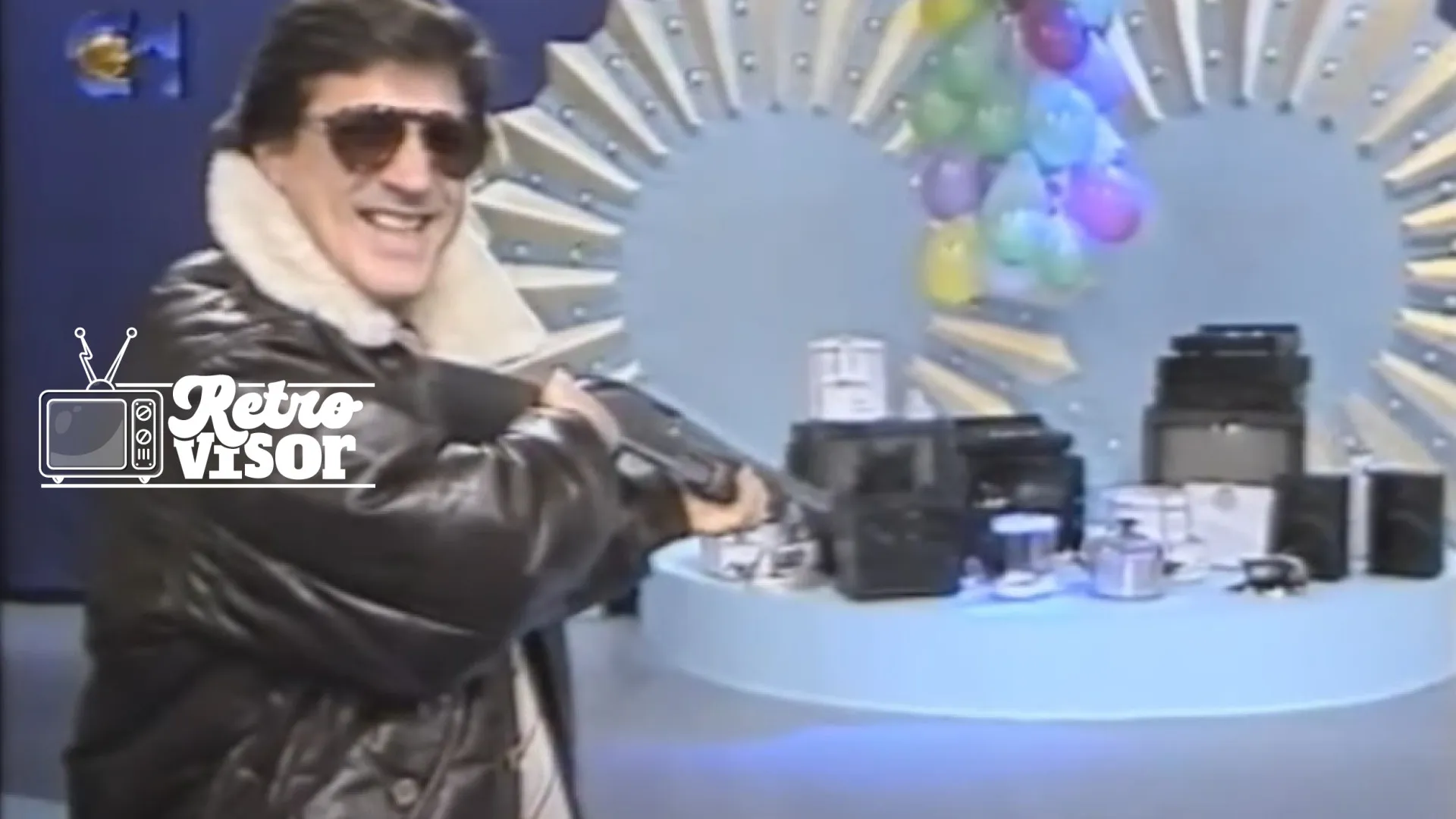 Lembra-se disto? Herman José destruiu a tiro estúdio de programa da RTP