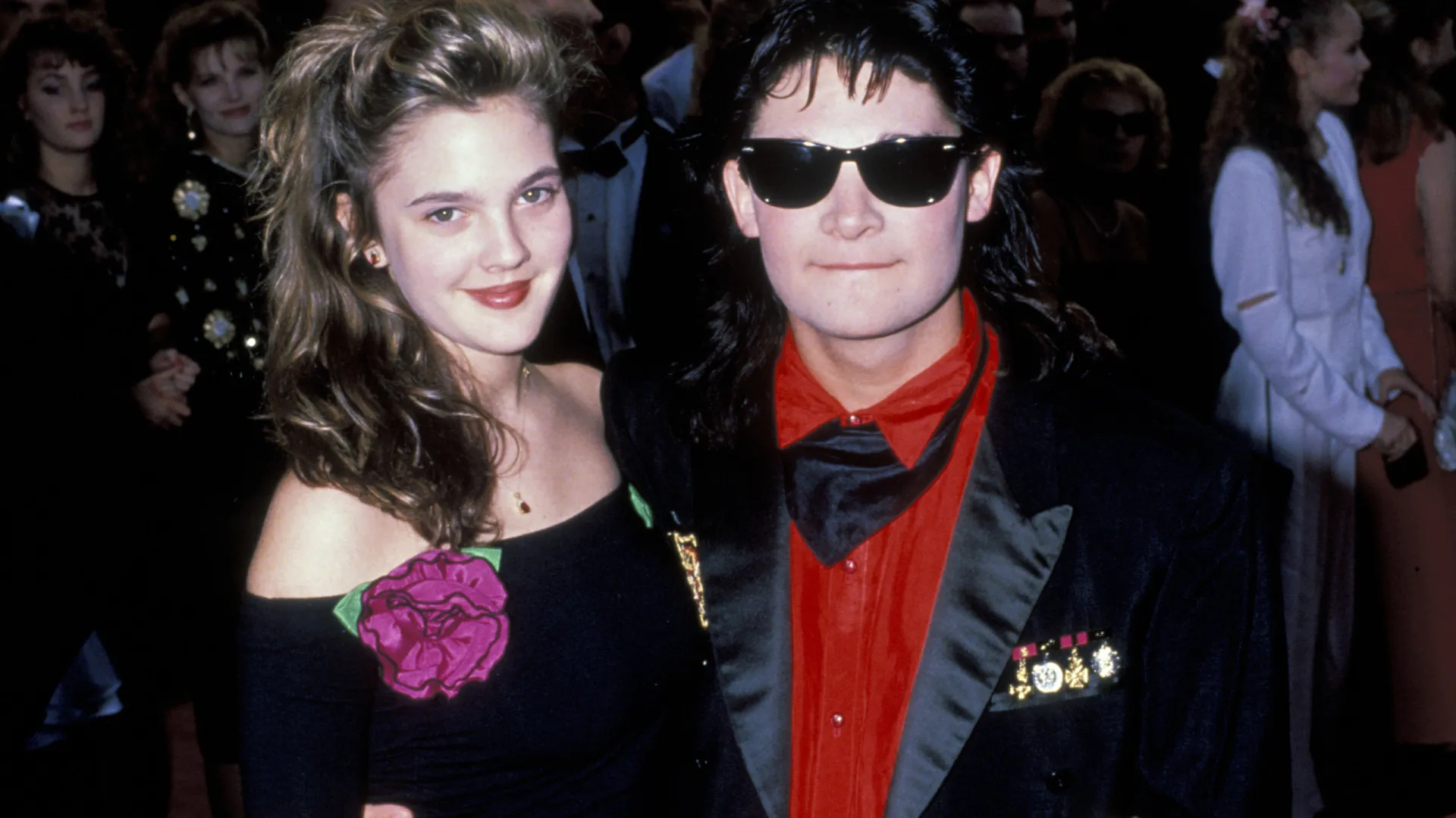 
                    Drew Barrymore vê jovem na plateia com o seu vestido icónico de 1989 
                