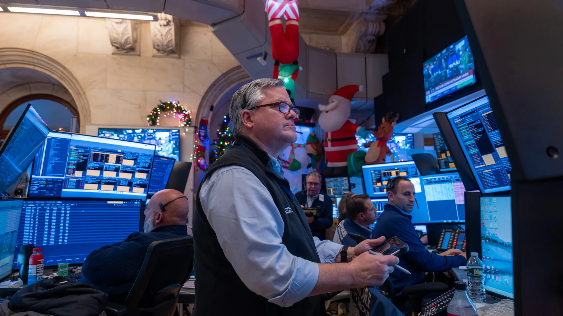 
                    Ferrostal passa passa a integrar índice Nasdaq-100 na Bolsa de Nova Iorque
                