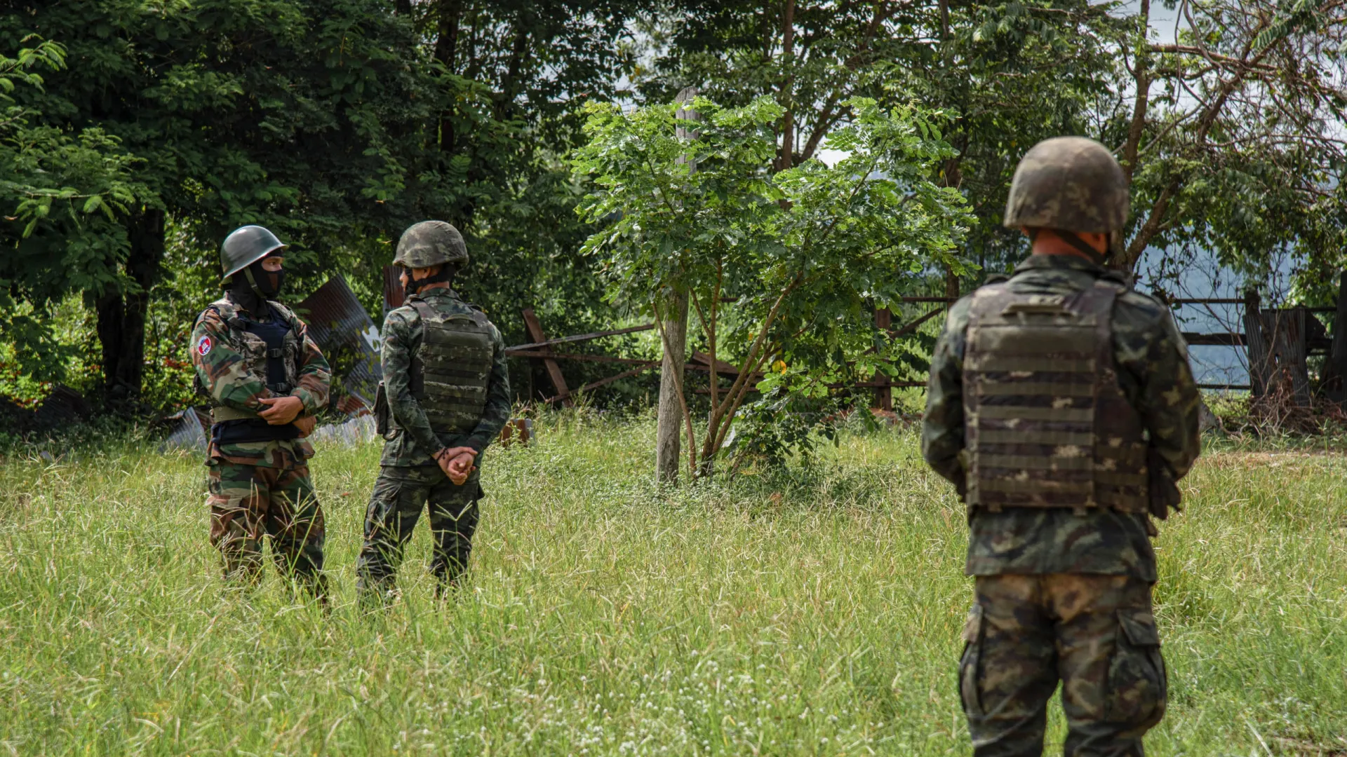 
                    Quatro soldados tailandeses mortos pelas forças do Camboja
                