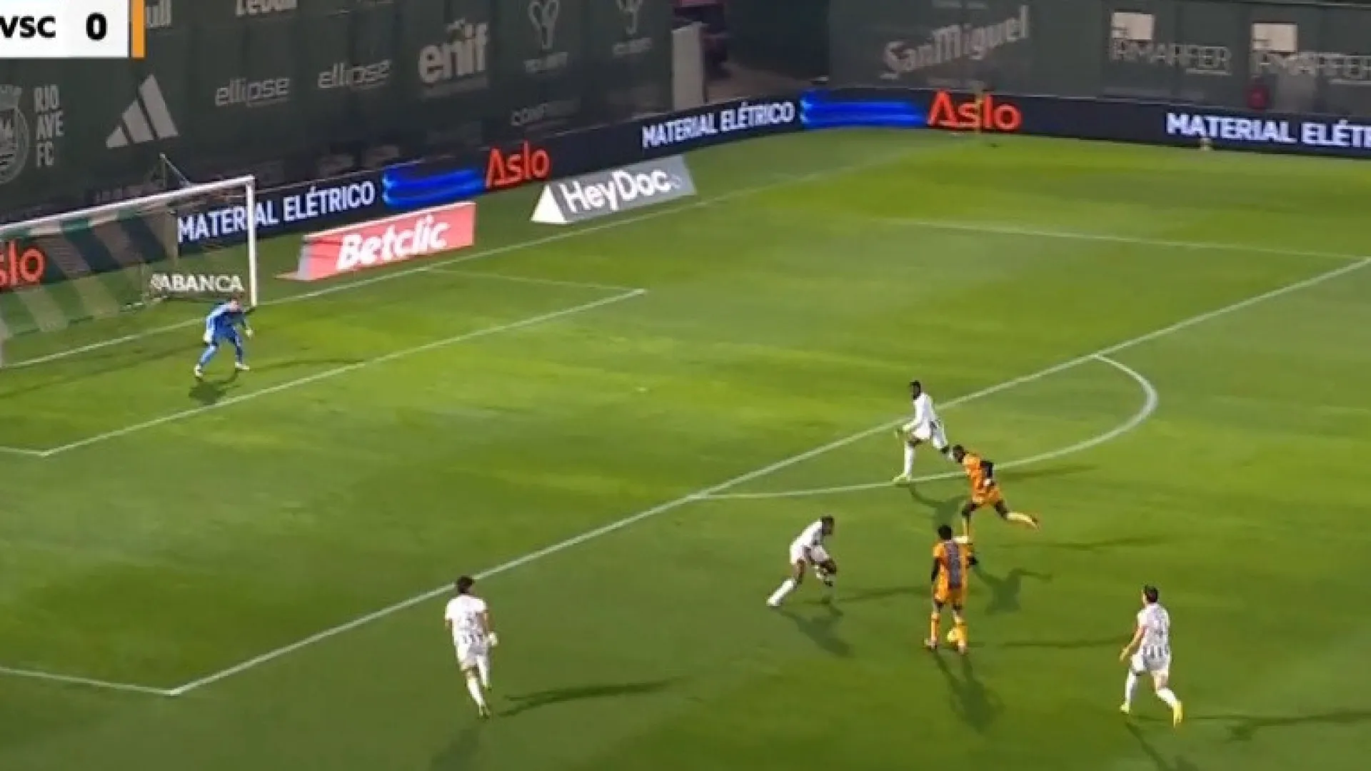 
                    Tem um minuto? Reveja o triunfo do Vitória SC ante o Rio Ave
                