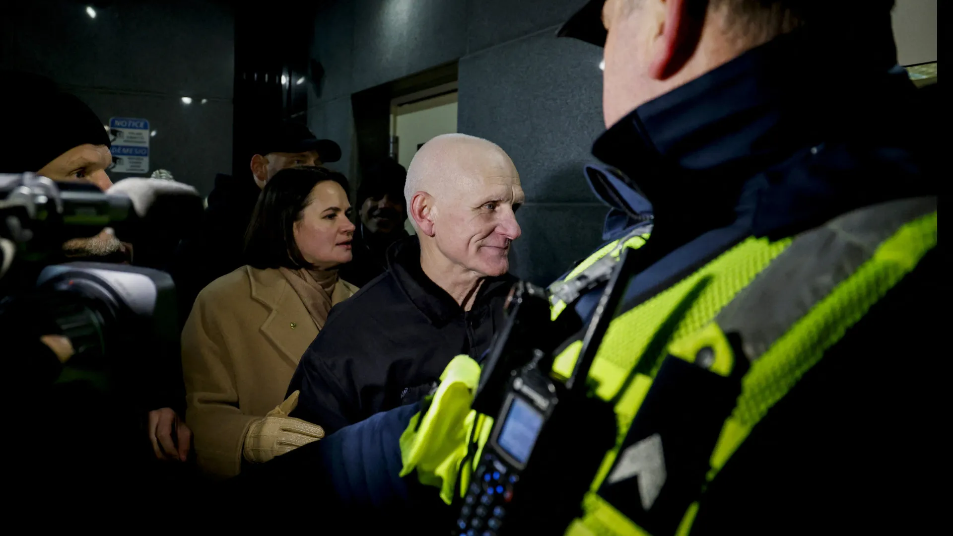 
                    Dissidente Ales Bialiatski diz que prémio Nobel o 