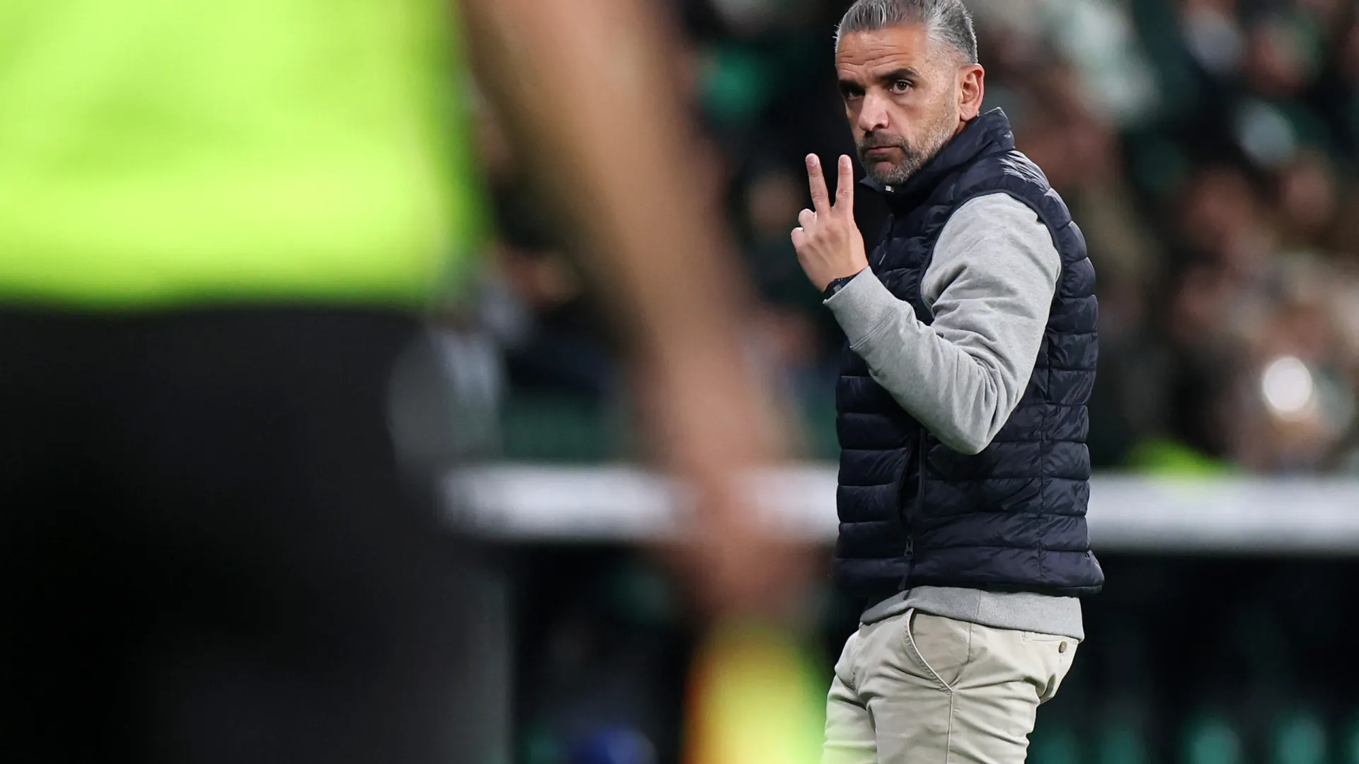 
                    Rui Borges revela motivo da ausência de Hjulmand do onze do Sporting
                