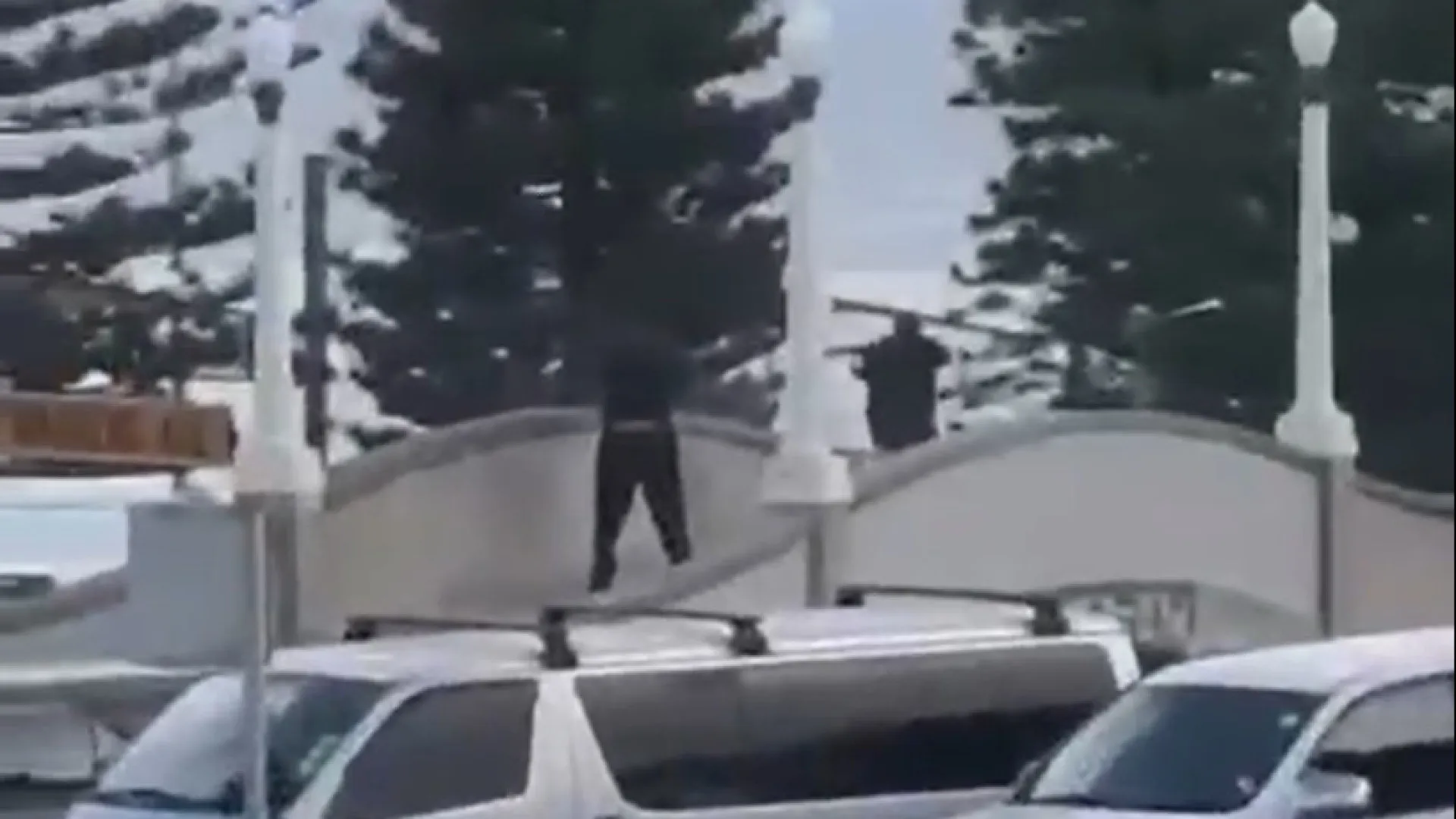 Ouvidos tiros em praia de Sydney. Polícia confirma “incidente” e detidos