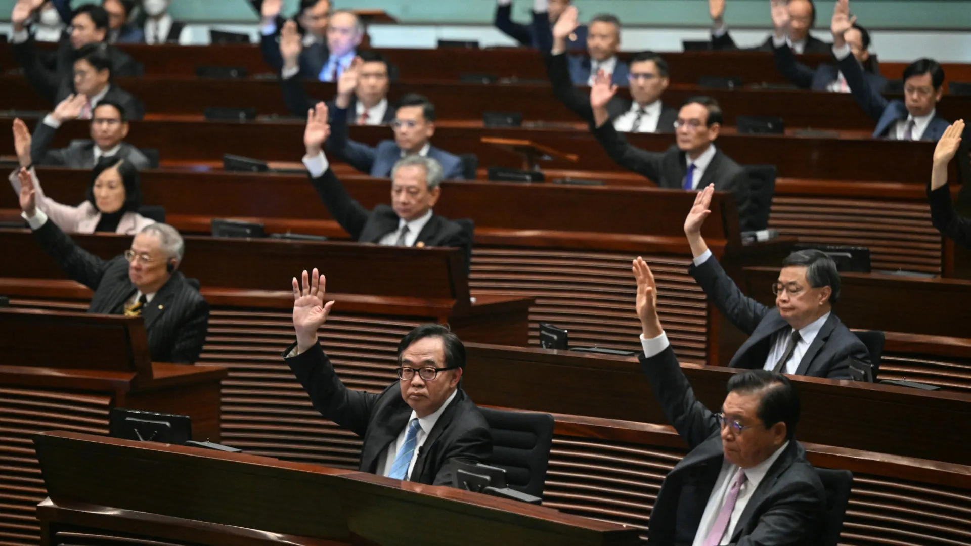 Principal partido da oposição de Hong Kong dissolvido