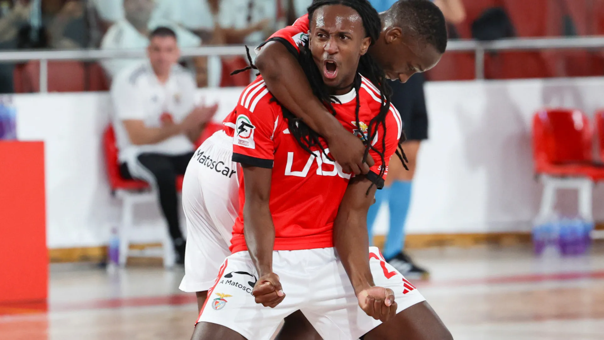 
                    Benfica e Sporting com goleadas expressivas em nova ronda da Liga
                