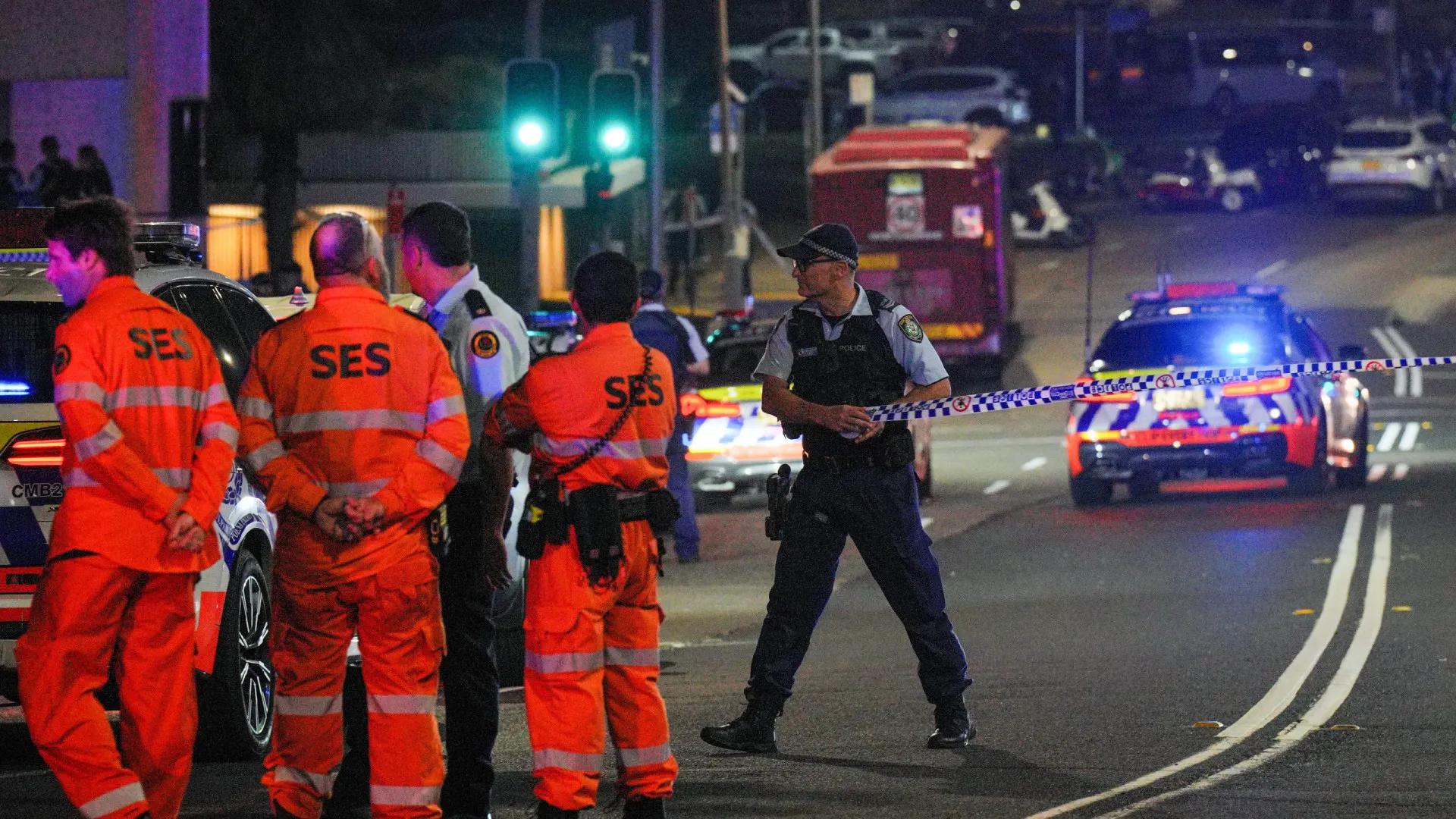 
                    Sobe para 16 o número de mortos no tiroteio em Sydney. Há 38 feridos
                