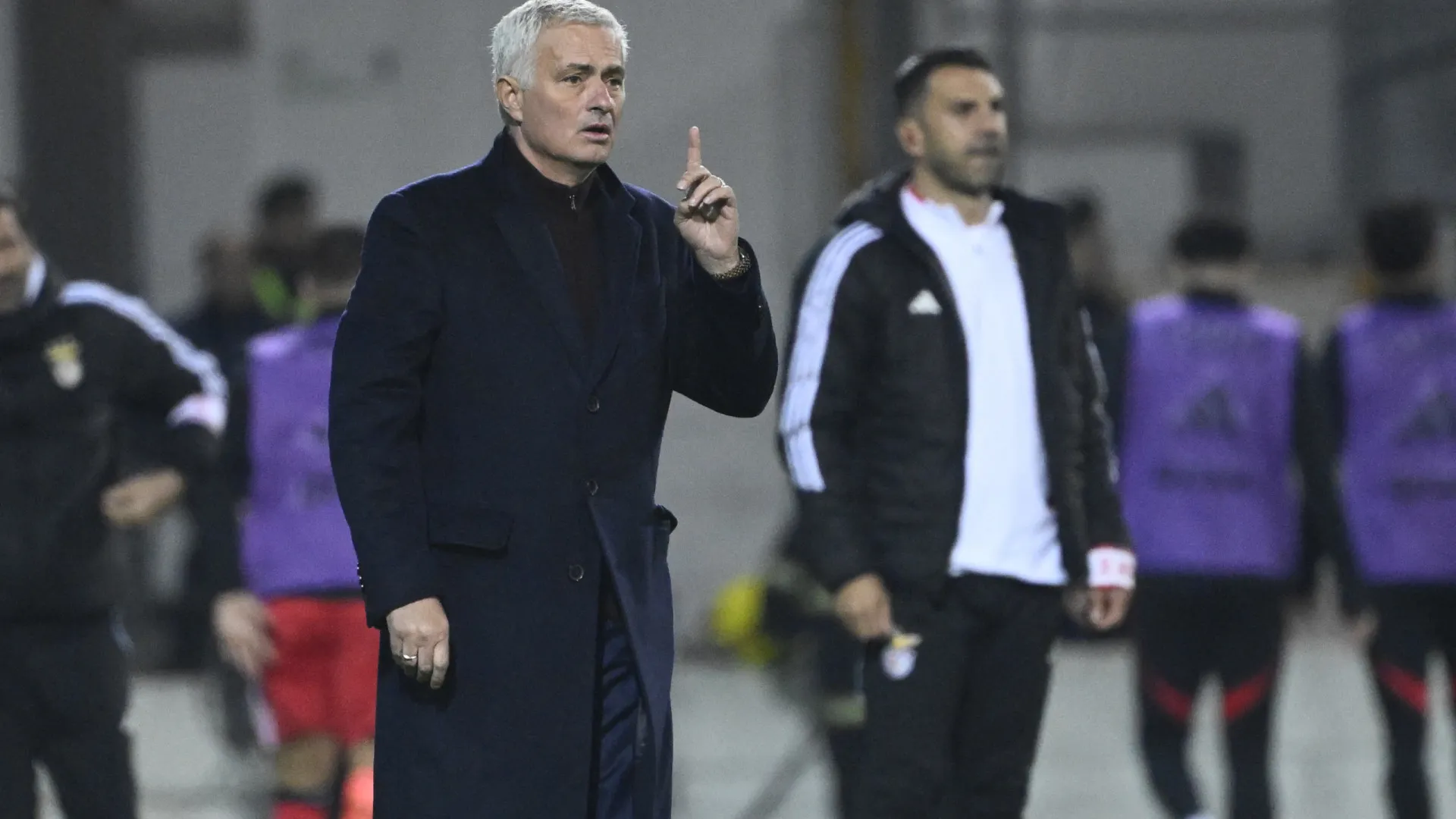 
                    Mourinho acredita no Benfica campeão? 