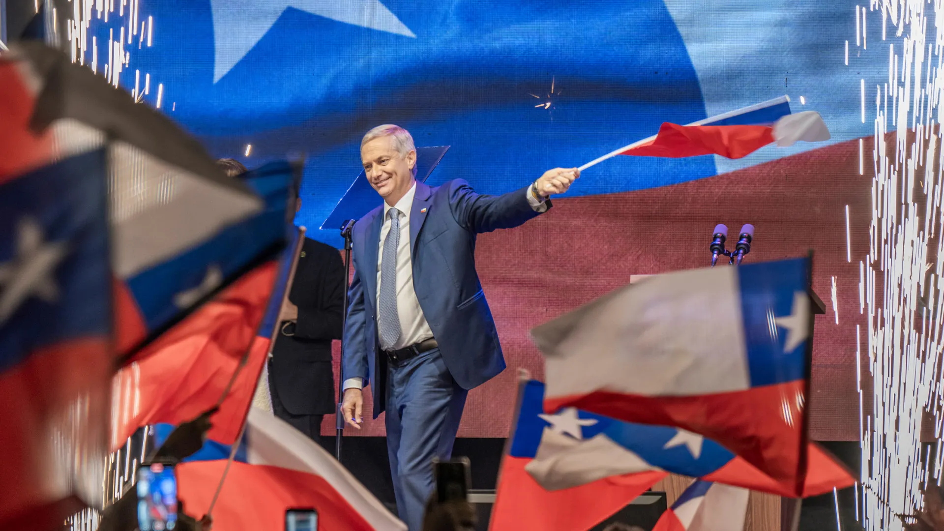 
                    Presidente eleito do Chile chama 