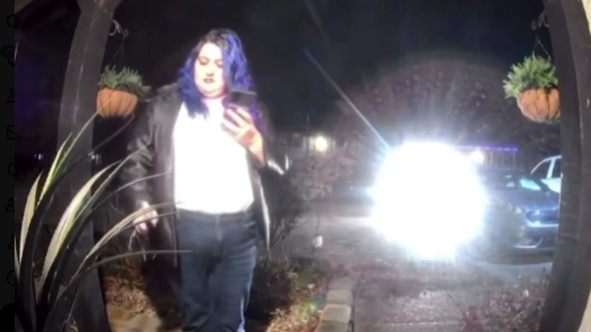 
                    Estafeta apanhada a pôr spray em entrega. Esta foi a sua desculpa
                