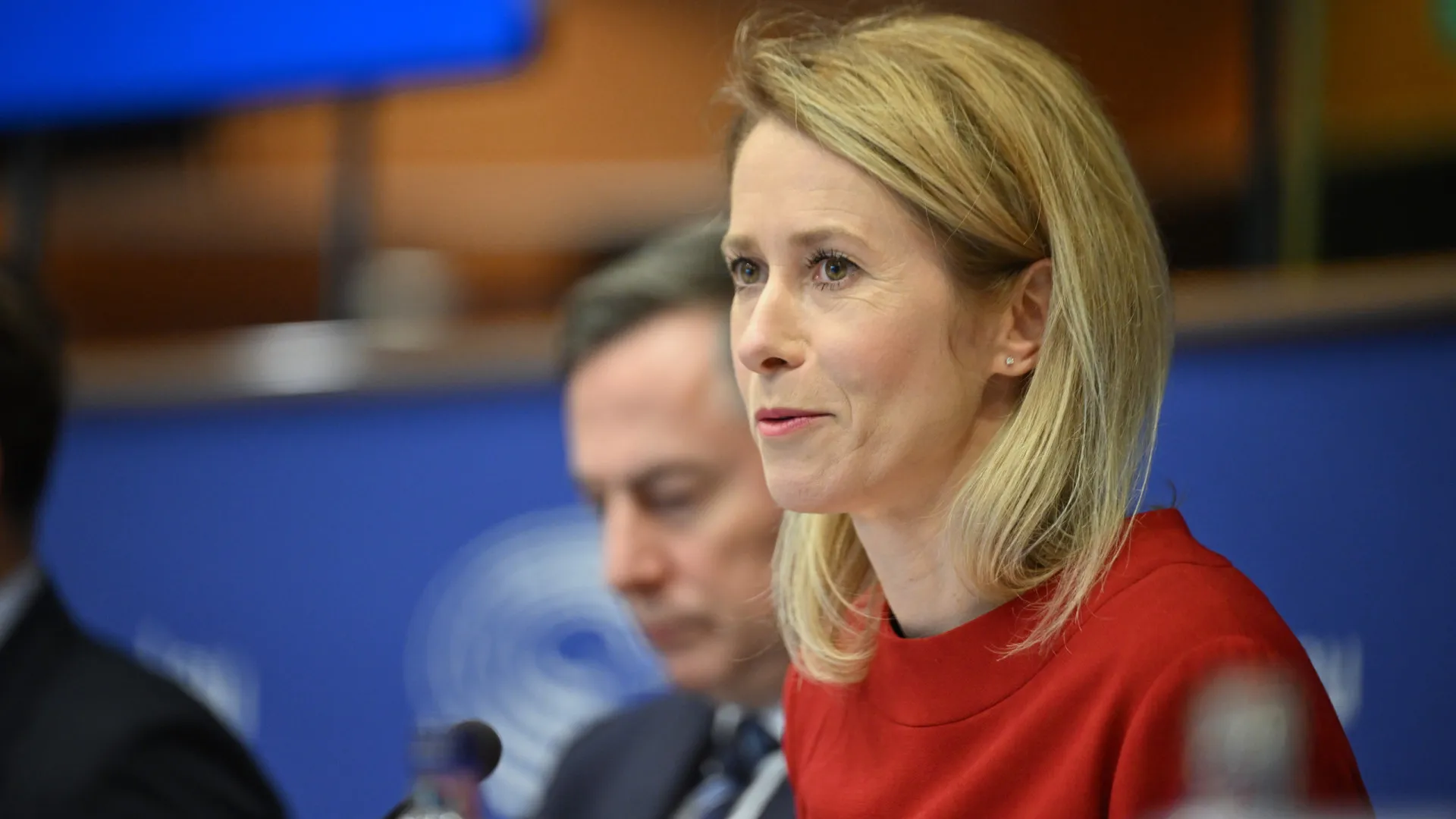 
                    Financiamento da Ucrânia? 