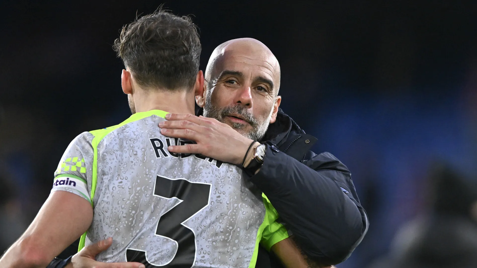 
                    Guardiola rendido a Ruben Dias: 