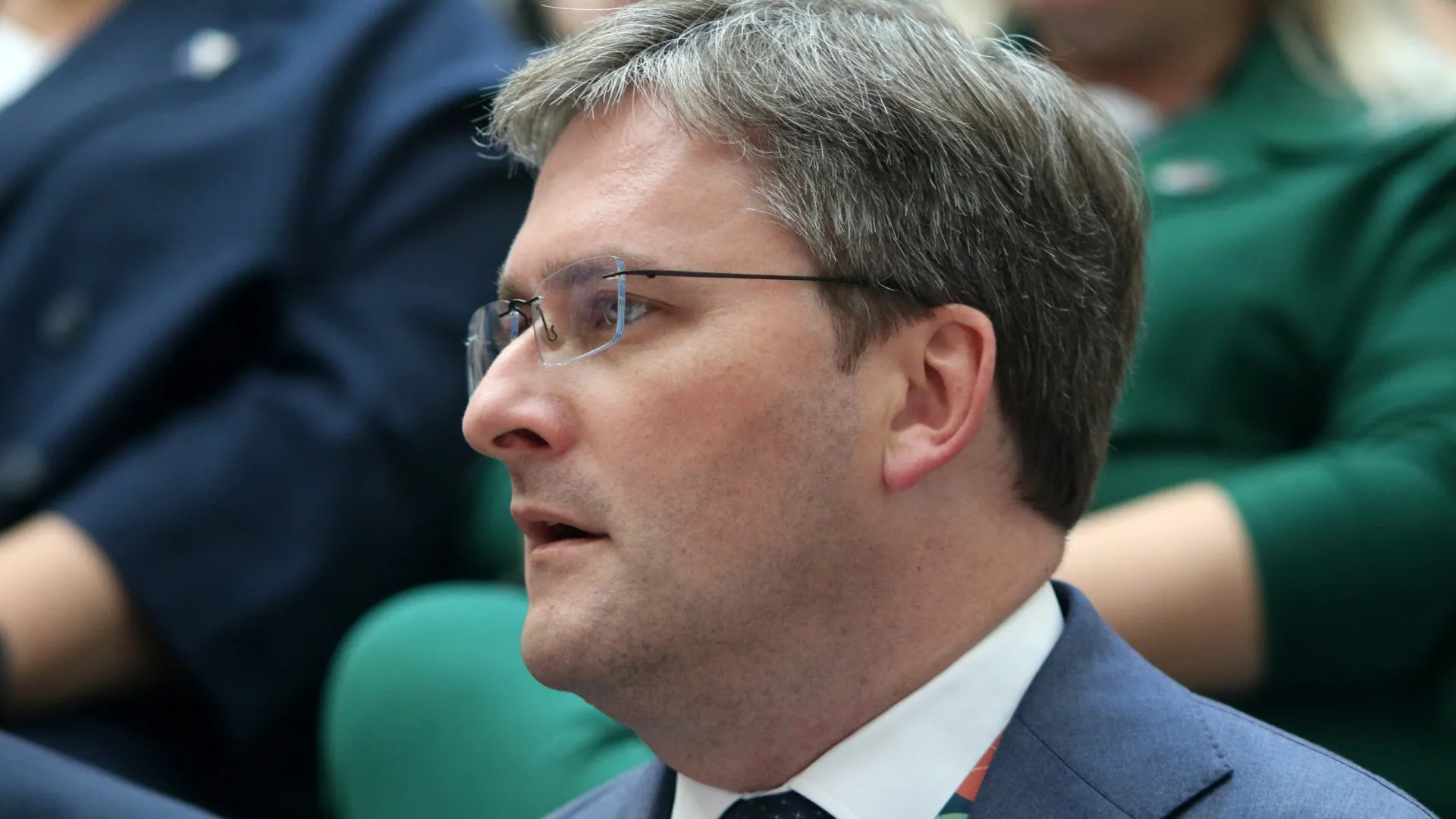 
                    Sérvia acusa ministro por alegada ilegalidade em projeto ligado a genro de Trump
                