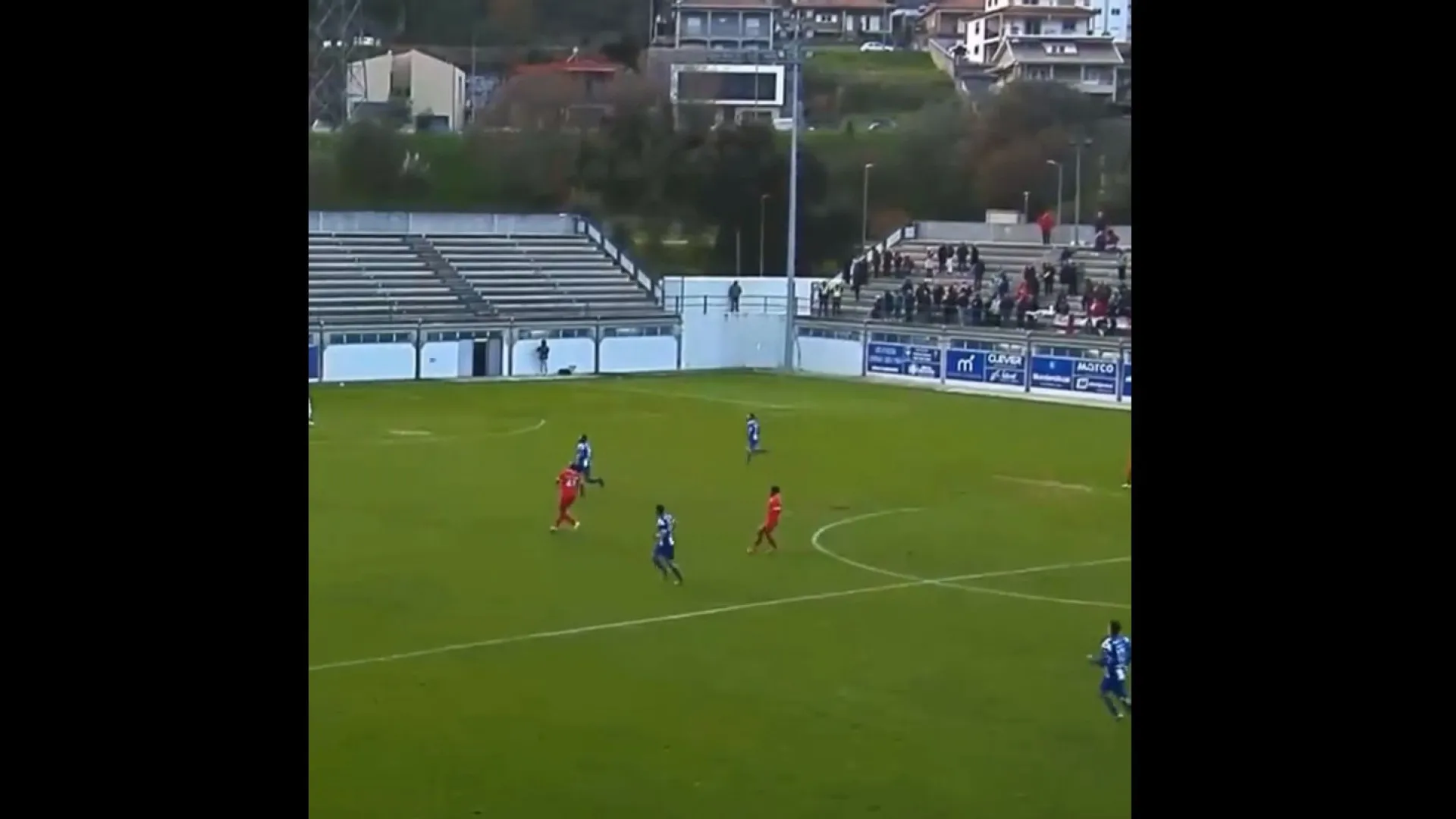 
                    Assistir e marcar? Guardião do Salgueiros fez o impensável 
                