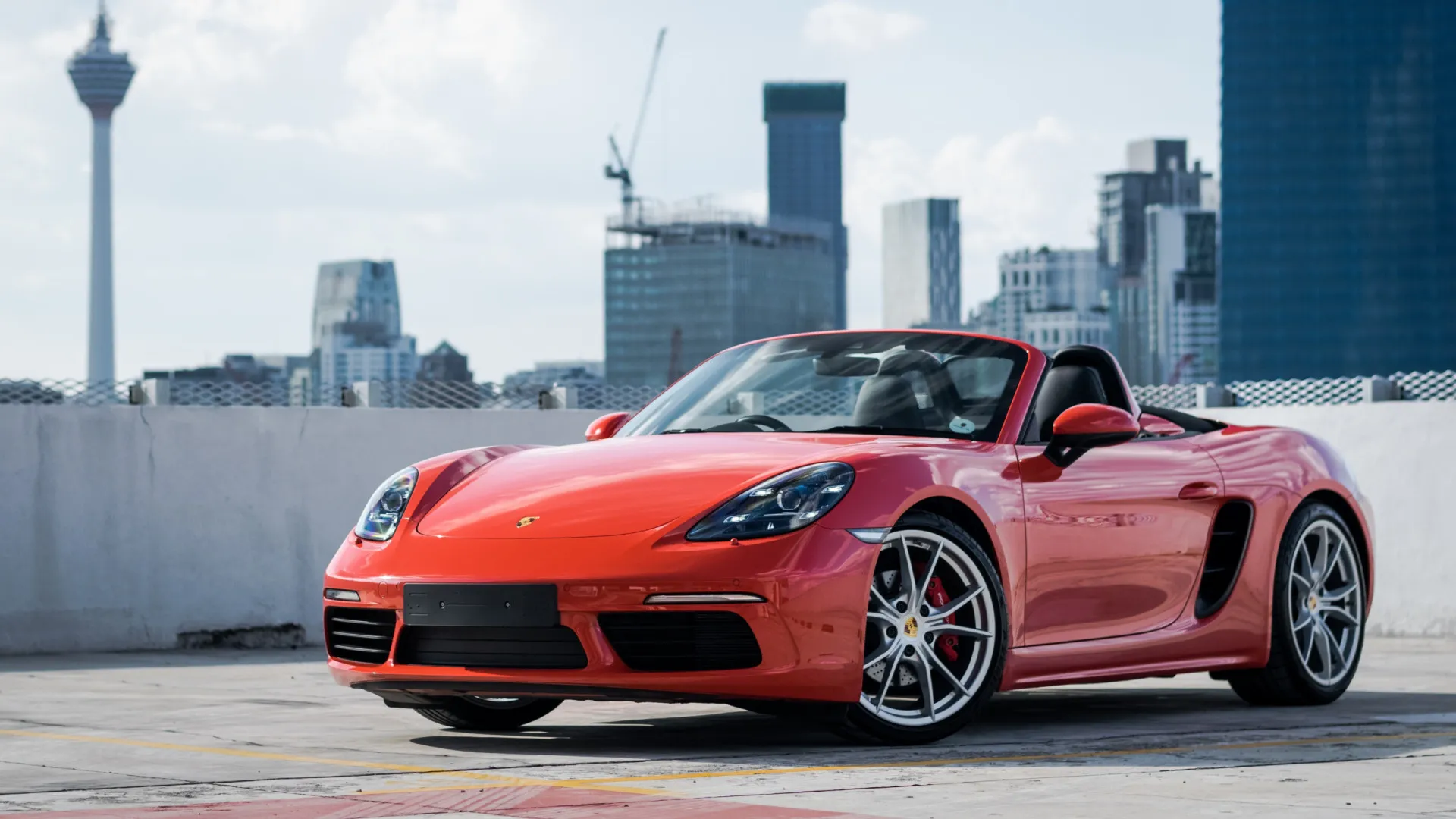 
                    Plataforma destes elétricos da Porsche poderá suportar motores a gasolina
                