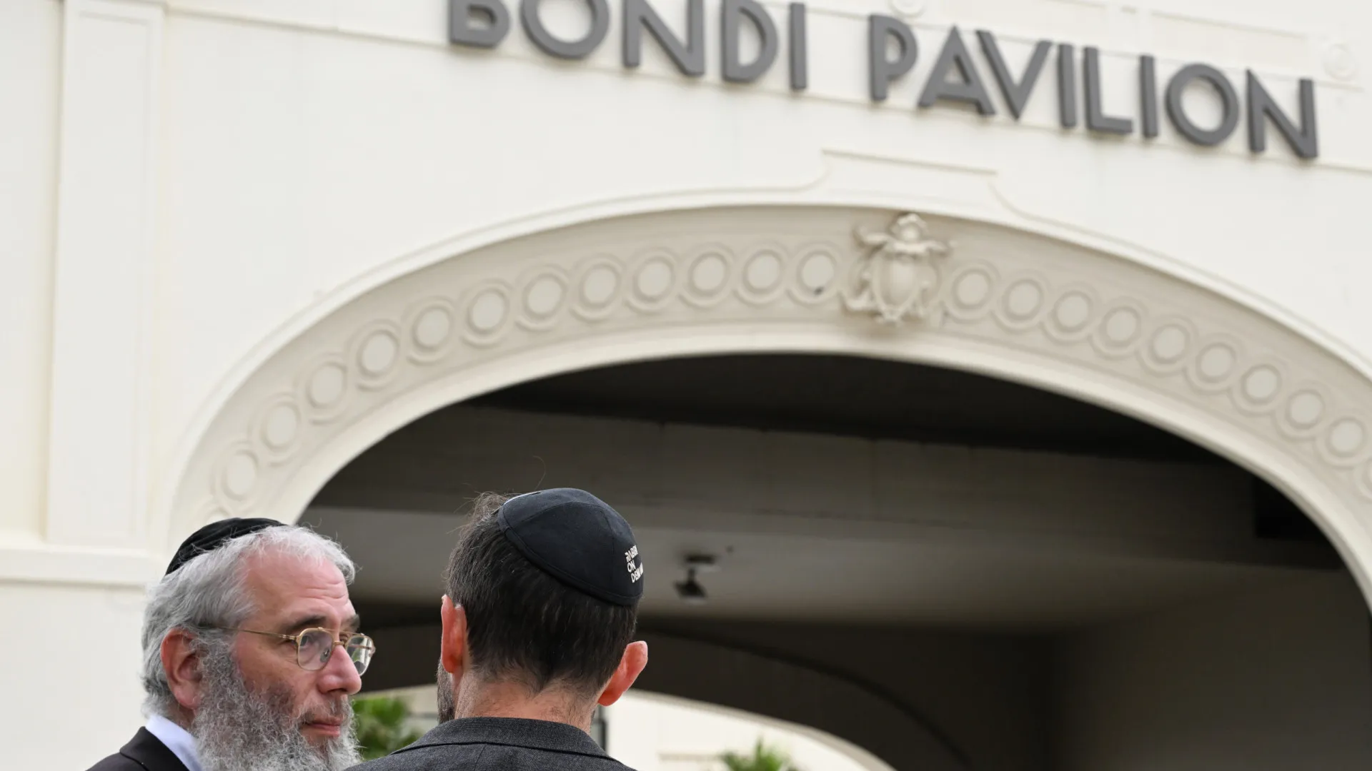 
                    Suspeito de ataque em Sydney que estava hospitalizado acordou de coma
                