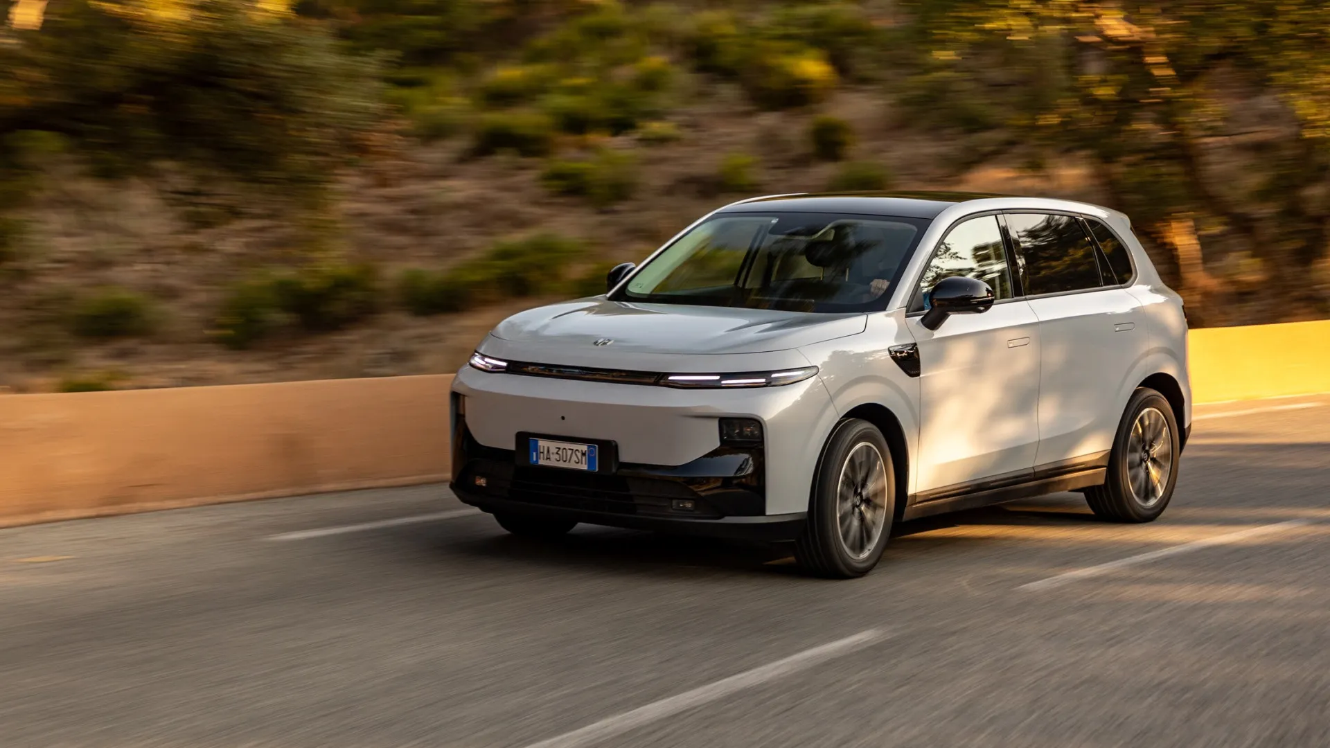 
                    Novo SUV da Leapmotor já está em Portugal. Estes são os preços
                