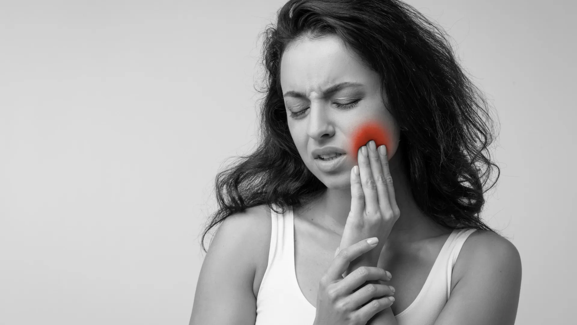 
                    Maxilar a estalar? Saiba o que está a provocar isso e quais são os riscos
                