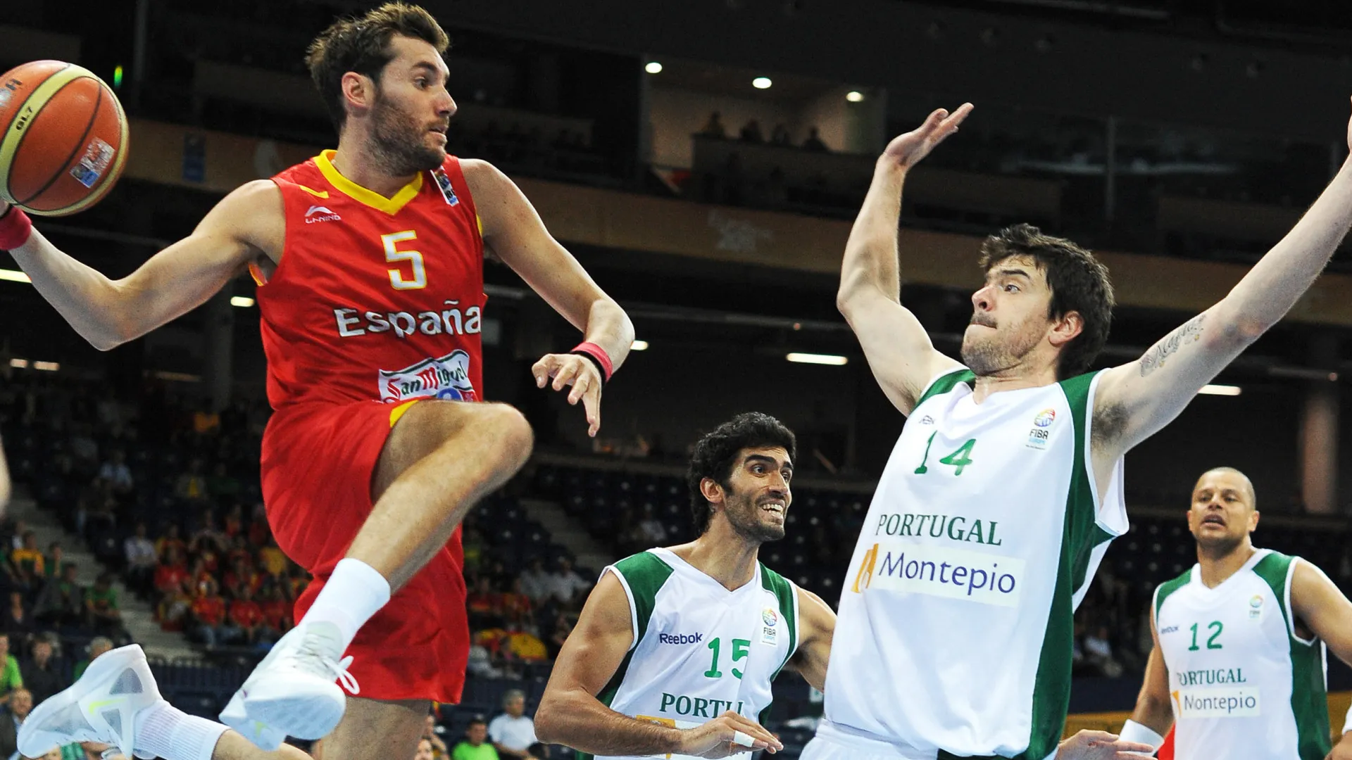 
                    Miranda lembra seleção que 