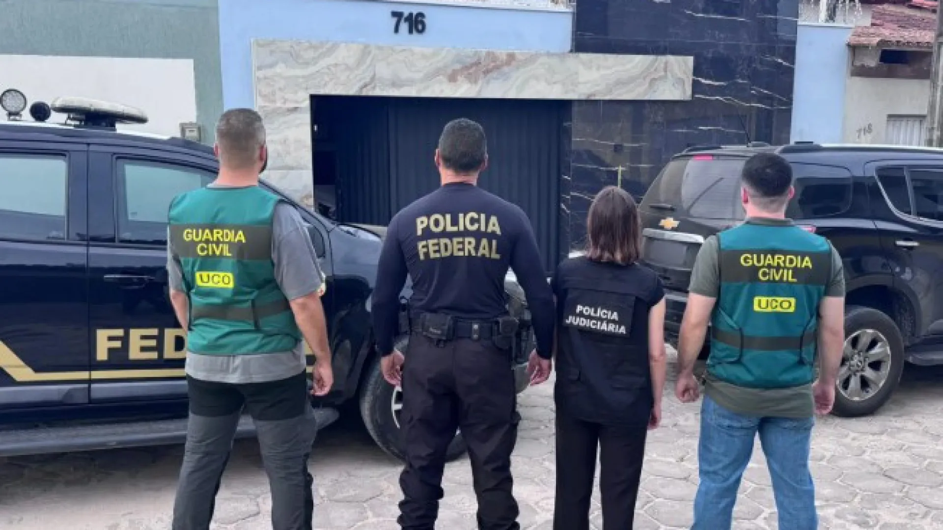 
                    PJ ajuda a desmantelar rede que abastecia Europa de cocaína. Há 8 detidos
                