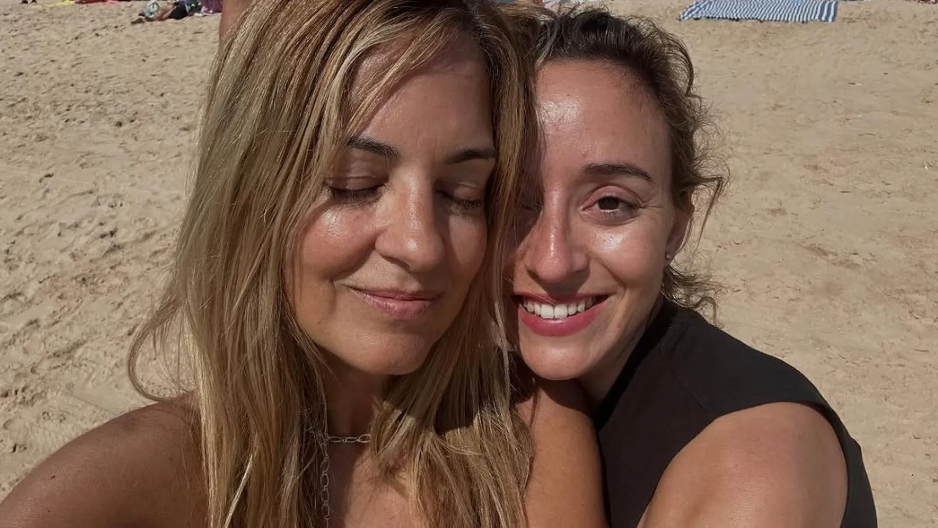 
                    Rosa Bela declara-se à enteada no dia em que Cristina Areia faz 60 anos
                