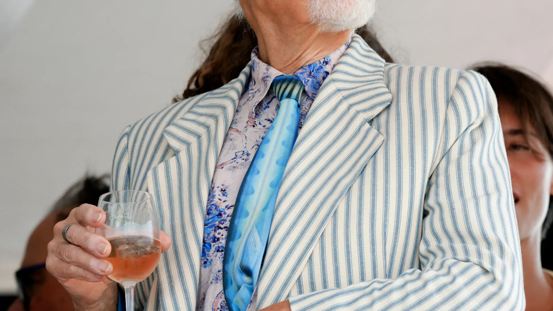 
                    Morreu o estilista britânico Antony Price. Tinha 80 anos
                