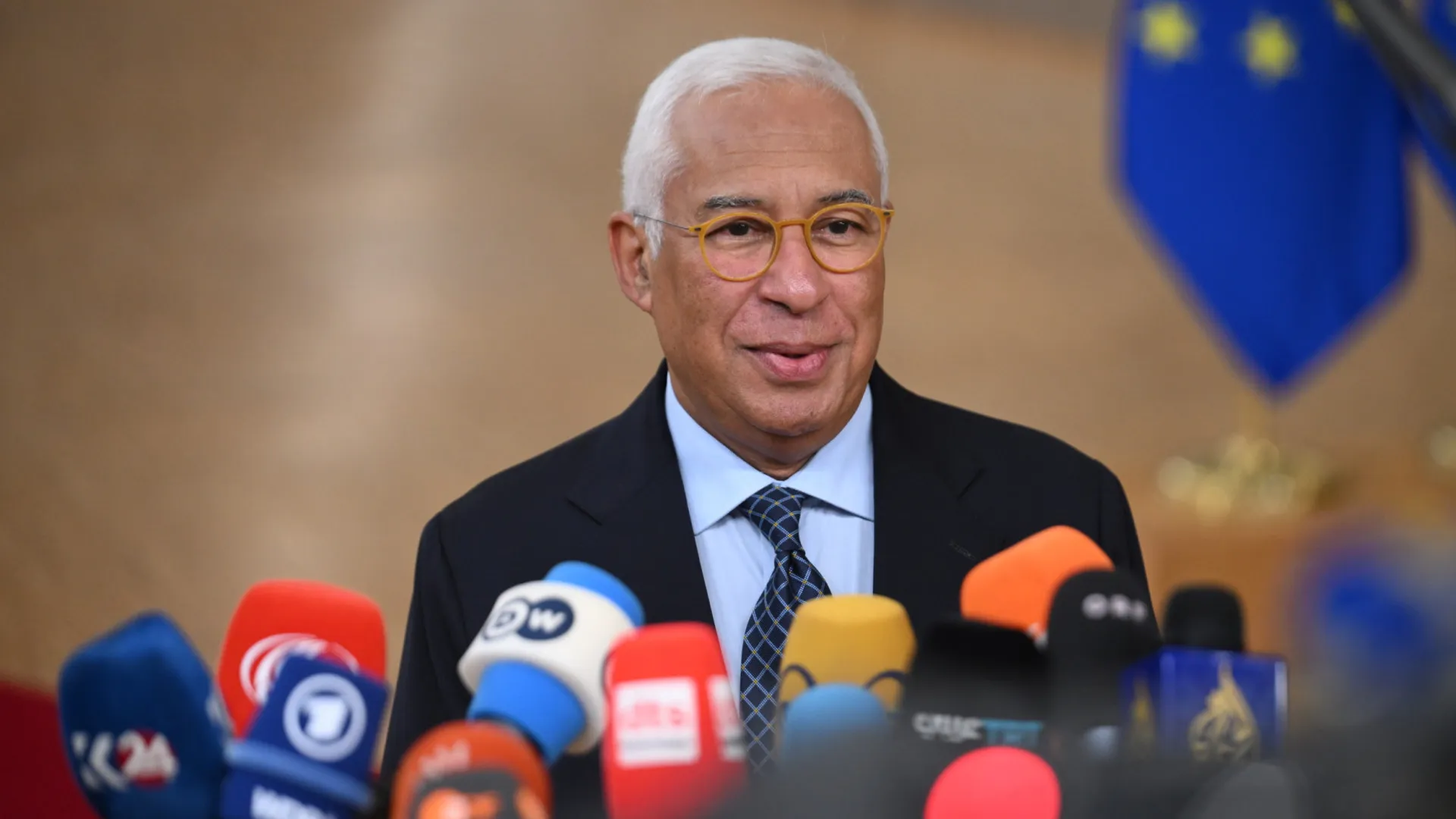 
                    Costa convoca líderes da UE para cimeira sobre tensões com EUA
                