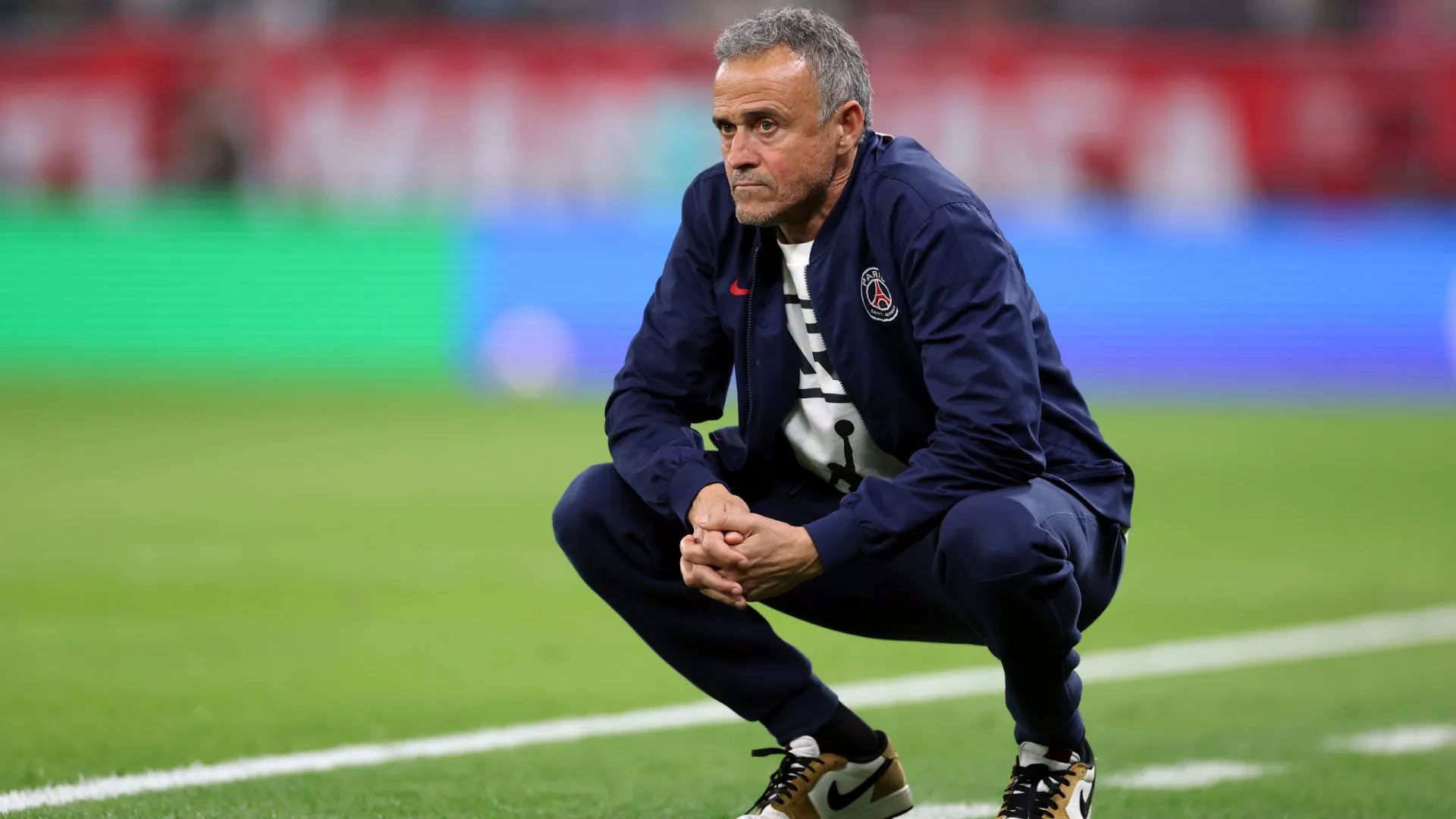 
                     Safonov ou Chevalier? Luís Enrique perde paciência com questão
                