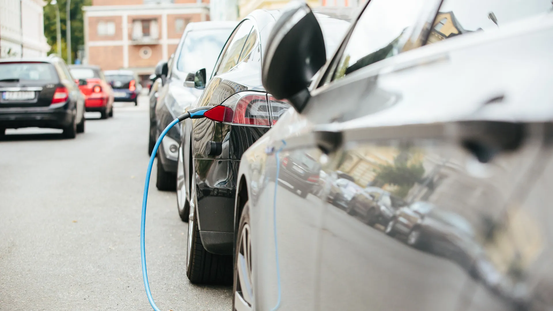 
                    Quase 100% dos novos carros são elétricos neste país europeu
                