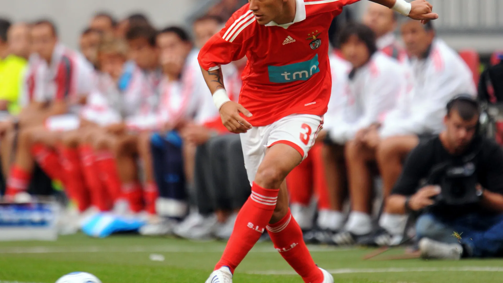 
                    Vinha para ser titular e Coentrão 'engoliu-o'. O que é feito de Shaffer?
                