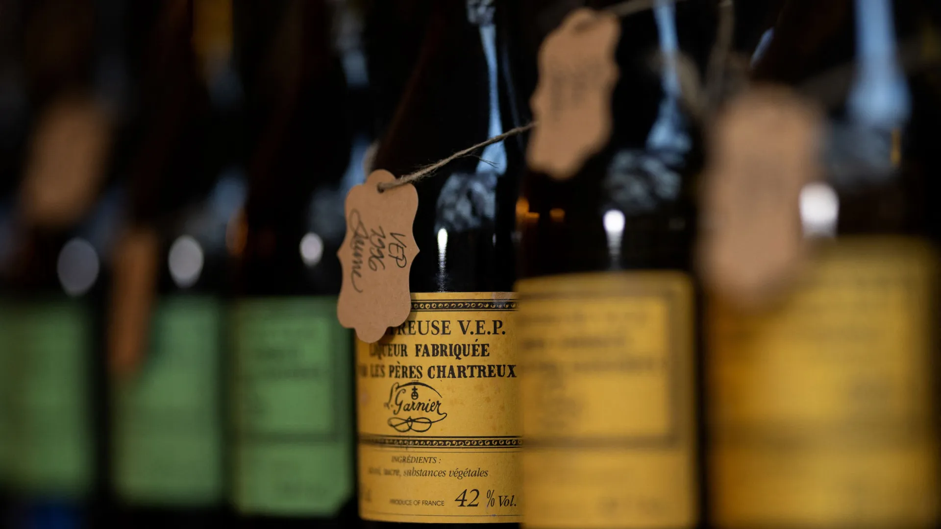 
                    Mais de 500 garrafas de licor (avaliadas em 70.000€) roubadas em França
                