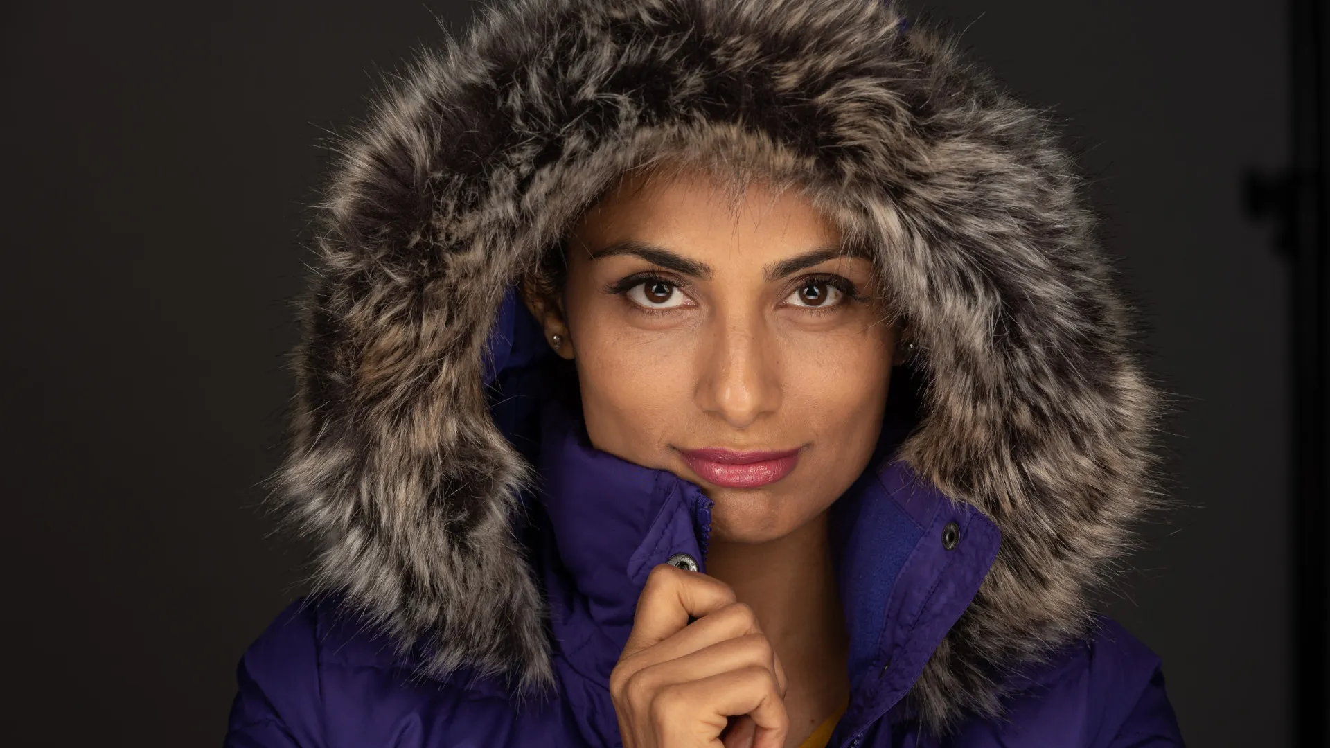 
                    Ficou viral no TikTok. Há uma forma certa de se vestir este casaco 
                