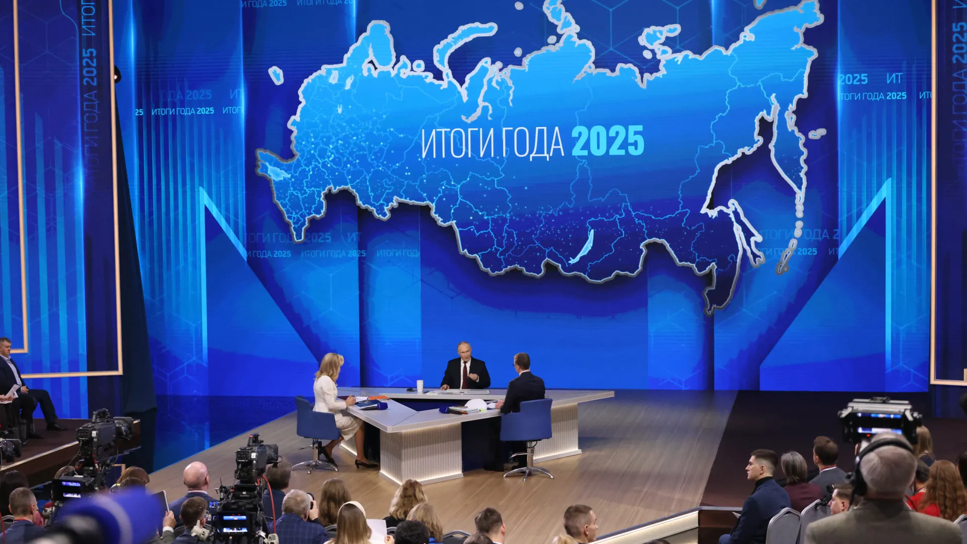 
                    Putin admite garantir segurança na Ucrânia em caso de eleições
                