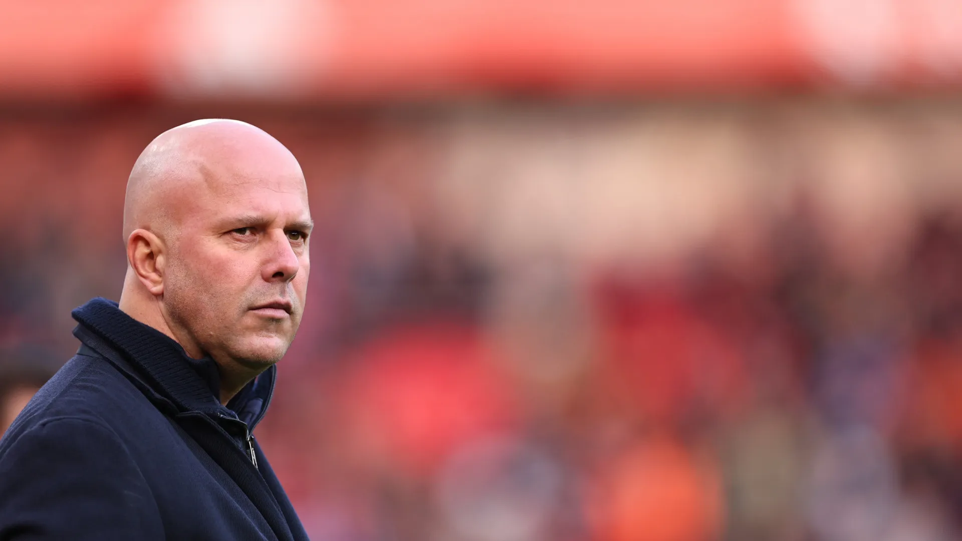 
                    Slot 'chuta para canto' Salah e elogia Ekitiké: 