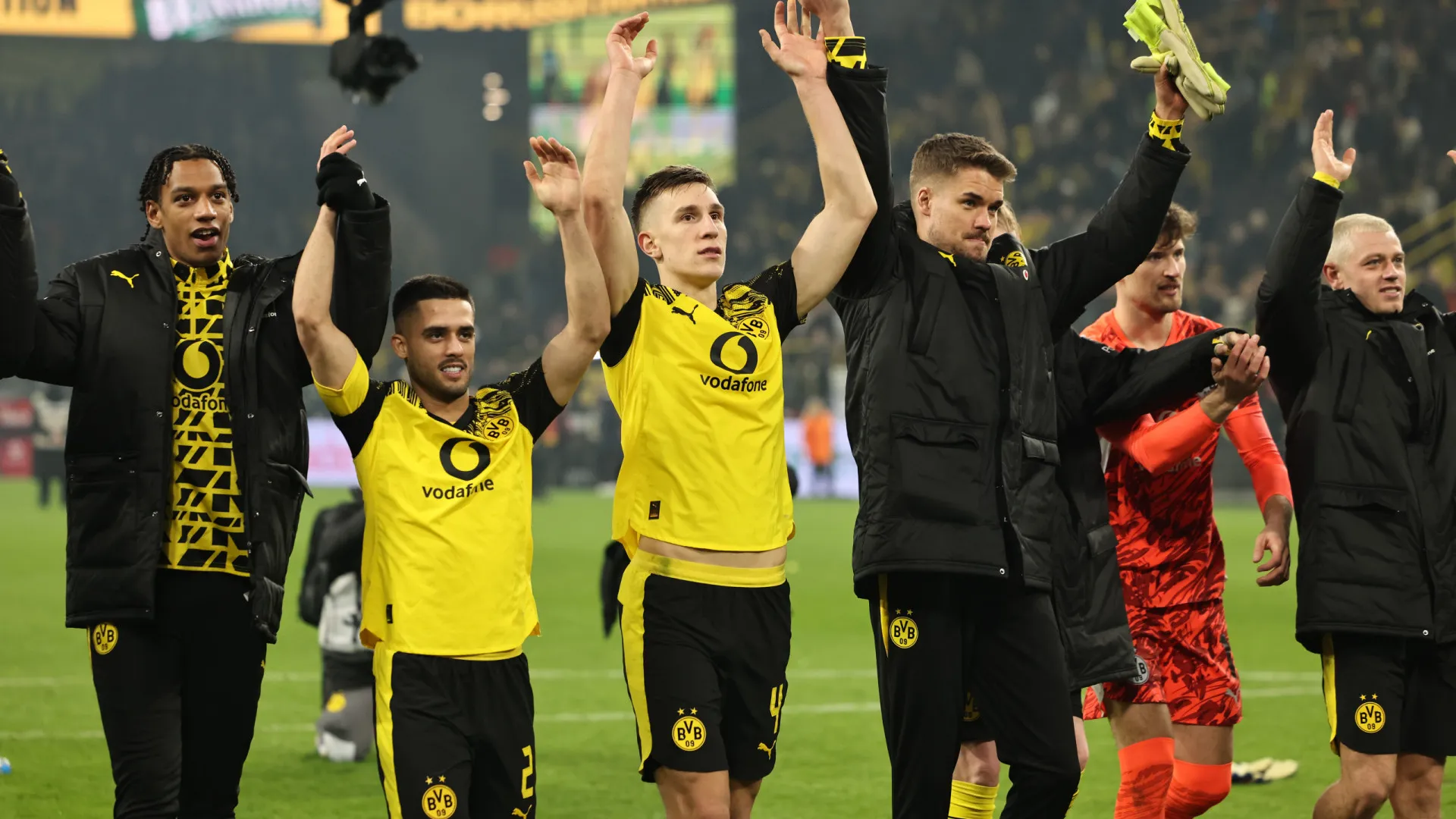 
                    Fabio Silva ajuda Dortmund a isolar-se no segundo lugar da Bundesliga
                