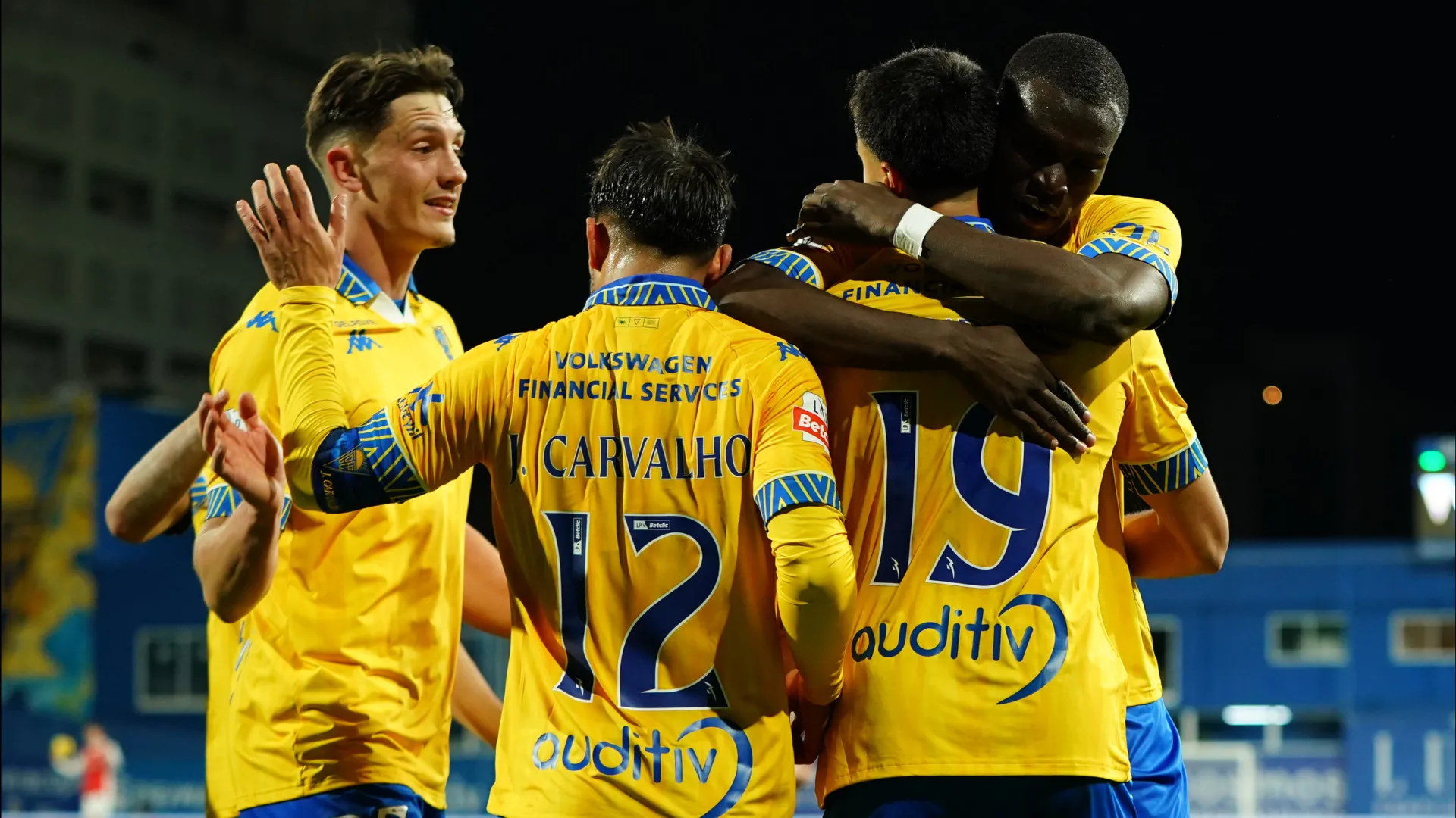 Estoril regressa aos triunfos ante Nacional. Santa Clara supera AVS