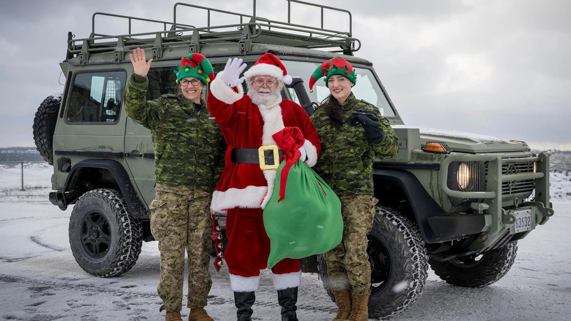 
                    Crianças seguem Pai Natal através Comando de Defesa Aeroespacial dos EUA e Canadá
                
