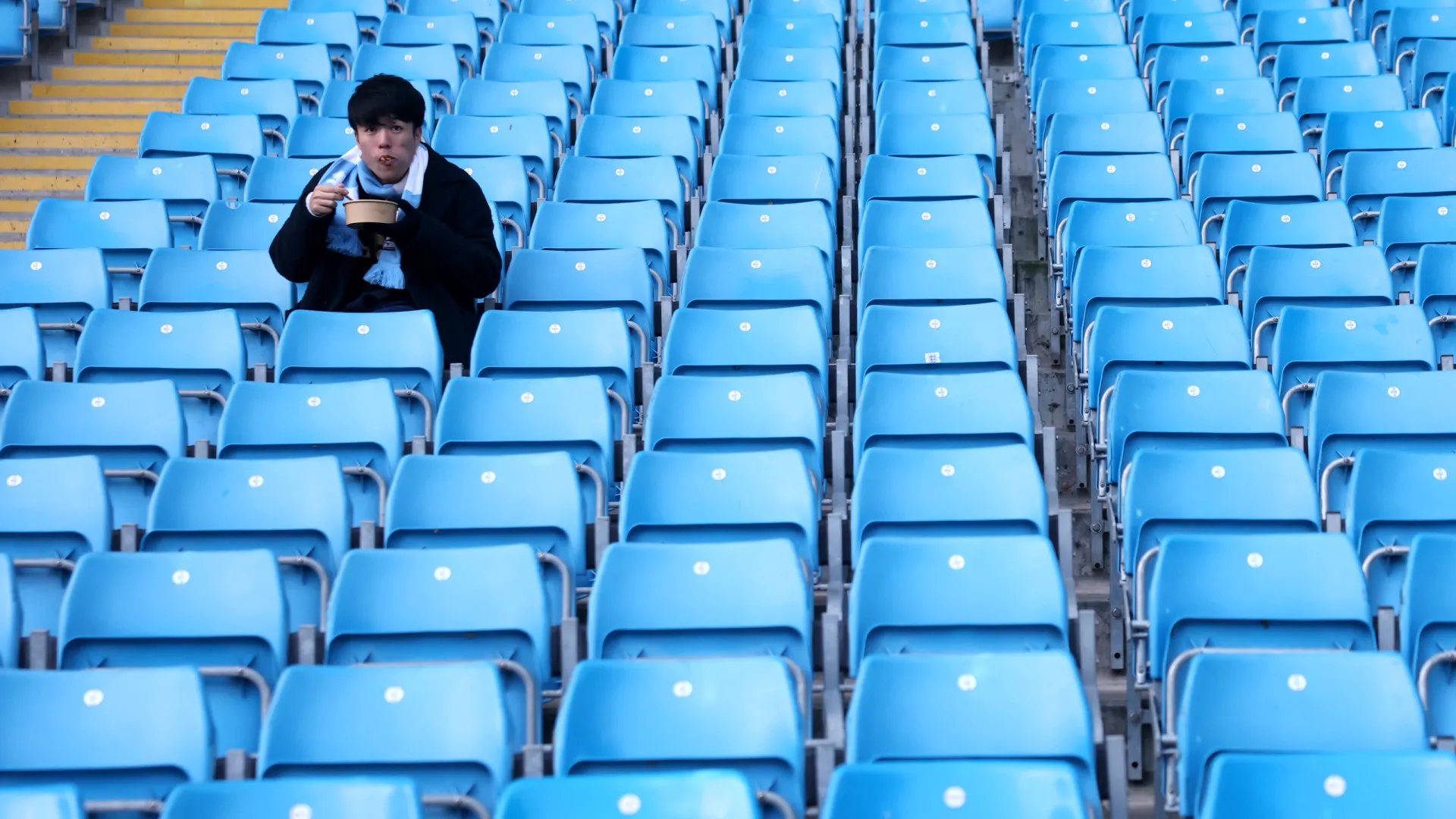 
                    EM DIRETO: City-West Ham em andamento antes do Tottenham-Liverpool
                