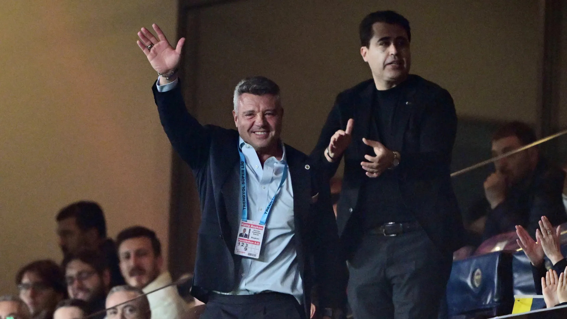 
                    Líder do Fenerbahçe investigado por tráfico e impedido de sair da Turquia
                