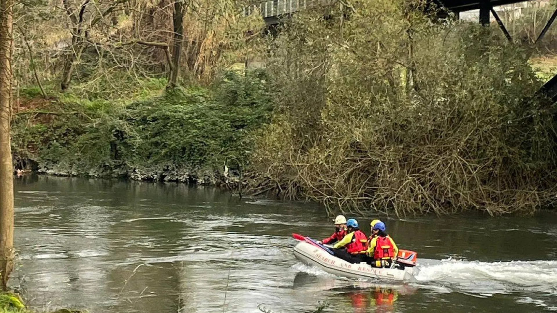 
                    Homem encontrado morto no rio Ave em Santo Tirso. Será idoso desaparecido
                