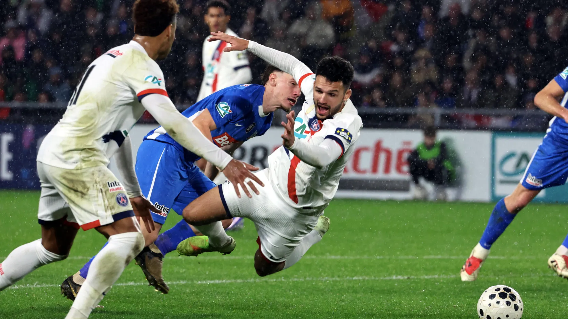 
                    Gonçalo Ramos brilha em noite tranquila do PSG na Taça de França
                